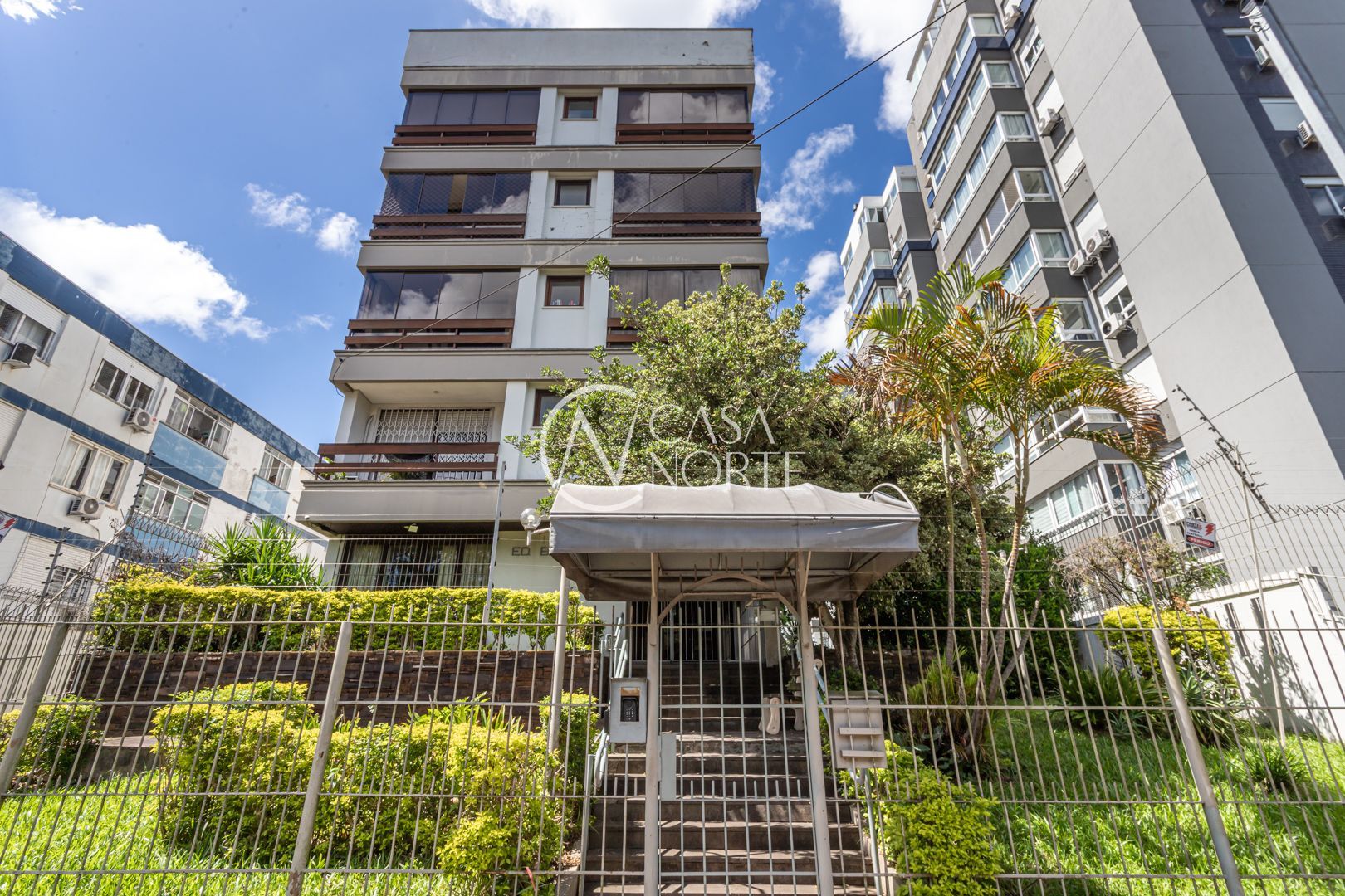 Cobertura à venda com 3 quartos, 261m², 1 suíte, 2 vagas, Rua Professor Cristiano Fischer no bairro Jardim do Salso em Porto Alegre