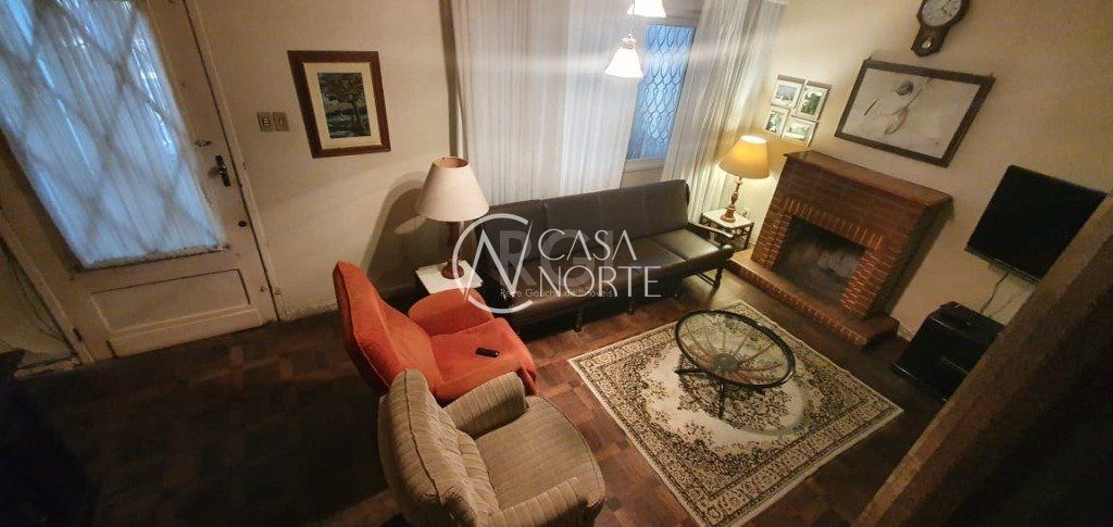 Casa à venda com 3 quartos, 156m², 1 suíte, 2 vagas, Rua Sinimbu no bairro Petrópolis em Porto Alegre