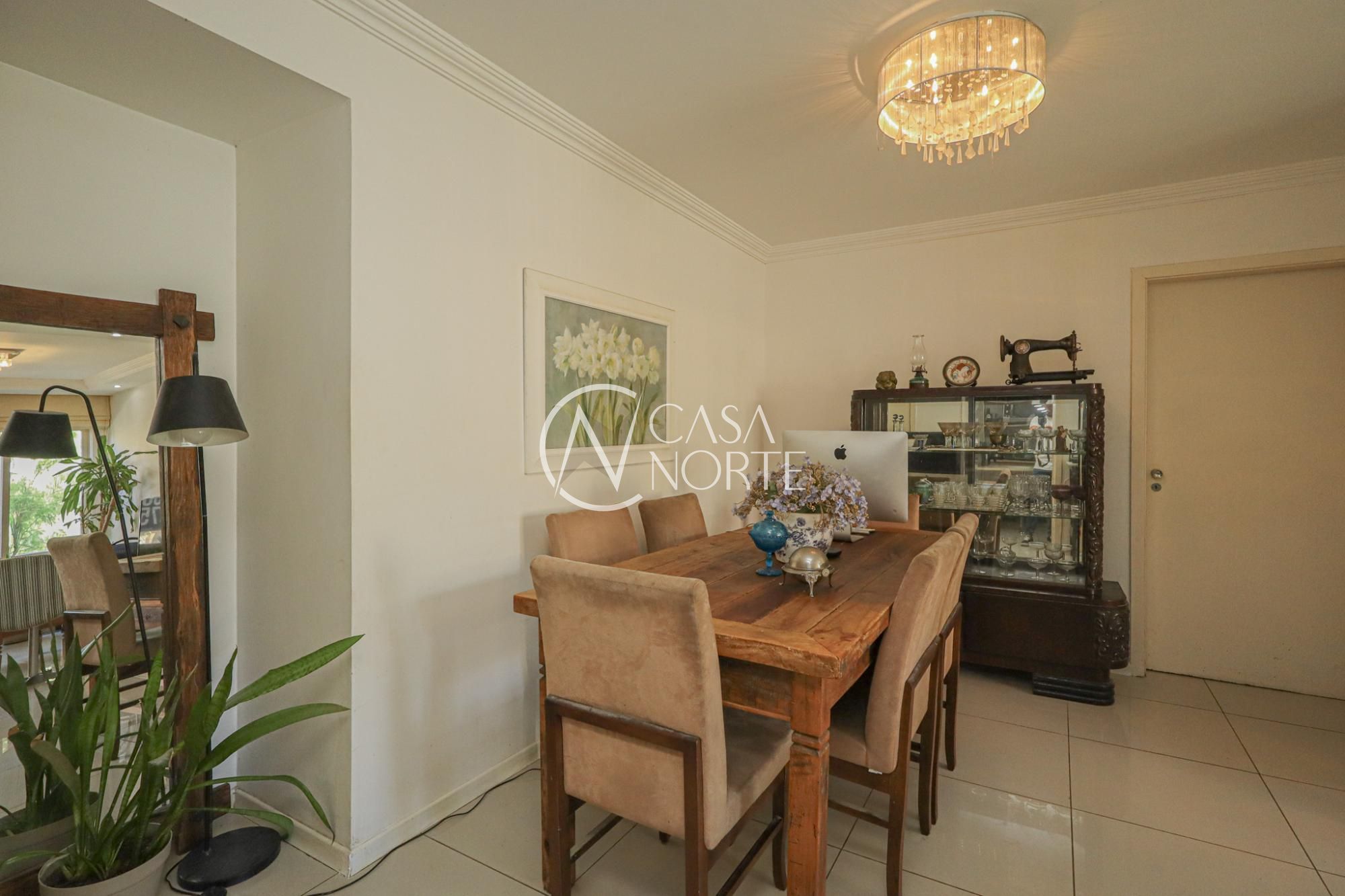 Apartamento à venda com 3 quartos, 103m², 1 suíte, 1 vaga, Rua Silva Jardim no bairro Auxiliadora em Porto Alegre