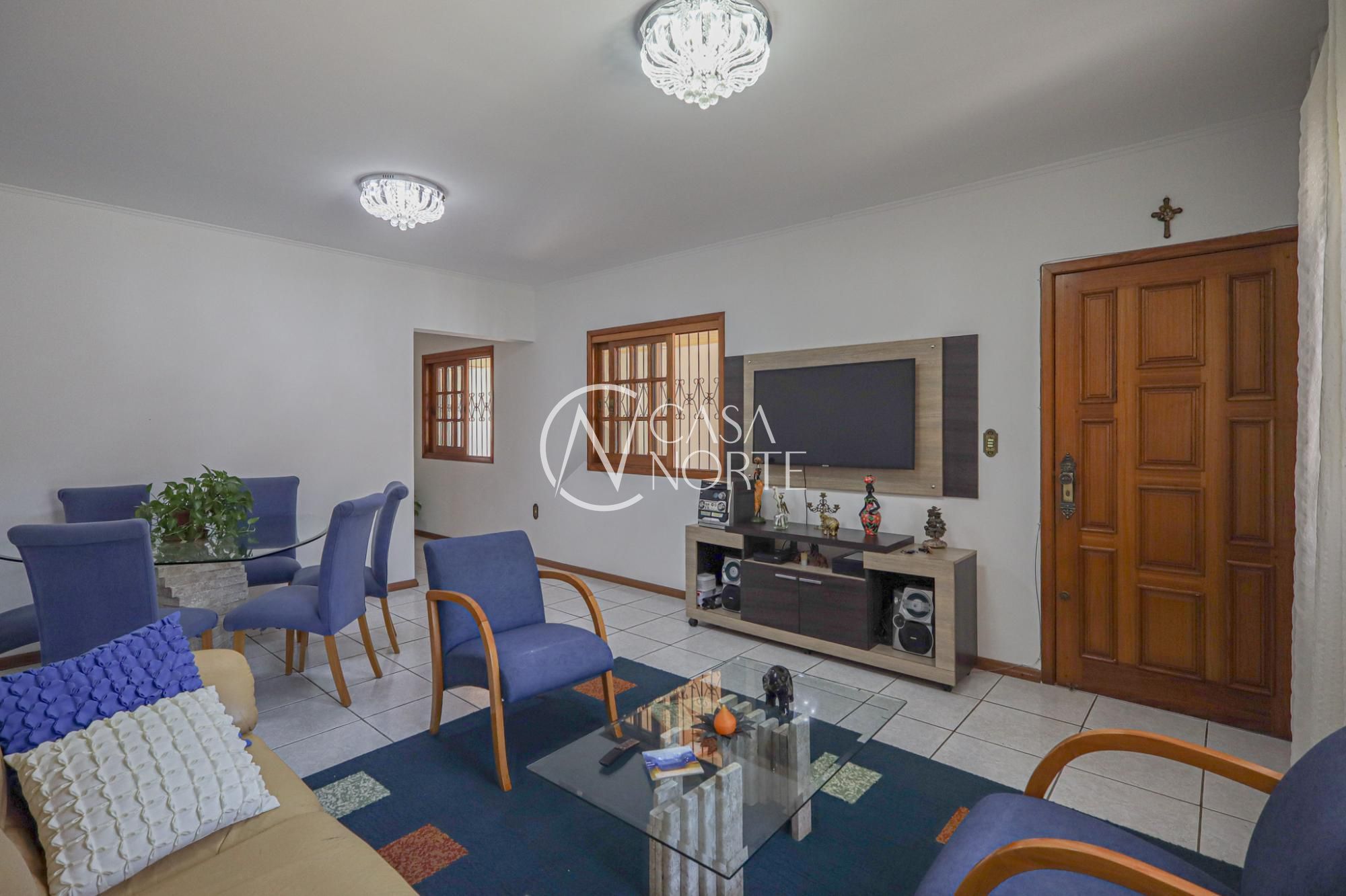 Casa à venda com 3 quartos, 185m², 1 suíte, 2 vagas, Travessa Tenente Ascencio Soares Fogaça no bairro Vila São José em Porto Alegre