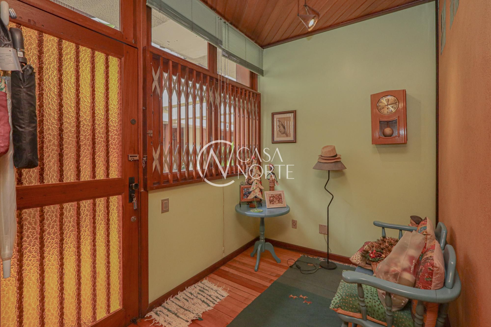 Casa de Condomínio à venda com 2 quartos, 130m², 1 vaga, Rua Vicente da Fontoura no bairro Rio Branco em Porto Alegre