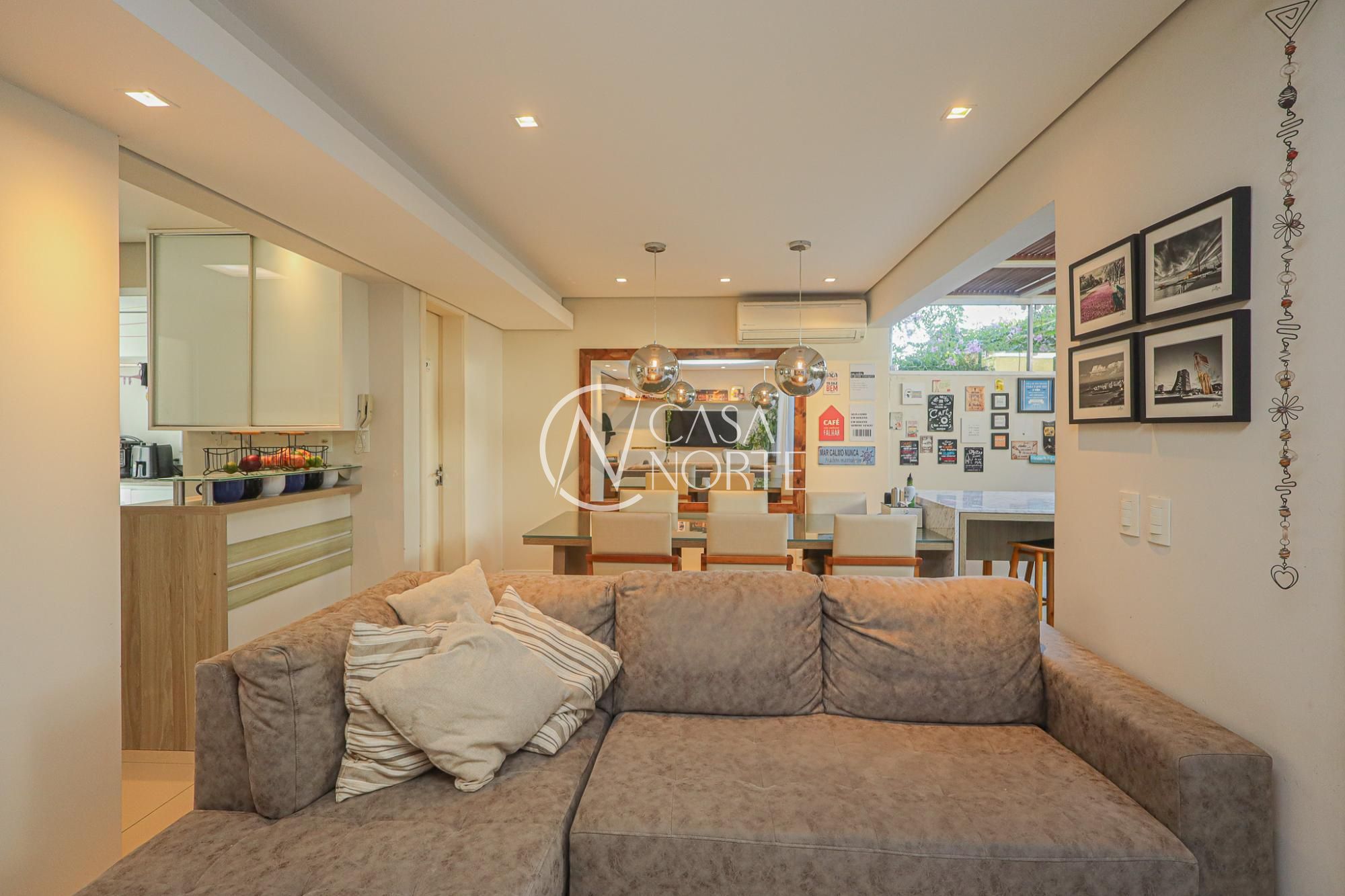 Casa de Condomínio à venda com 3 quartos, 178m², 1 suíte, 2 vagas, Avenida Engenheiro Ludolfo Boehl no bairro Teresópolis em Porto Alegre