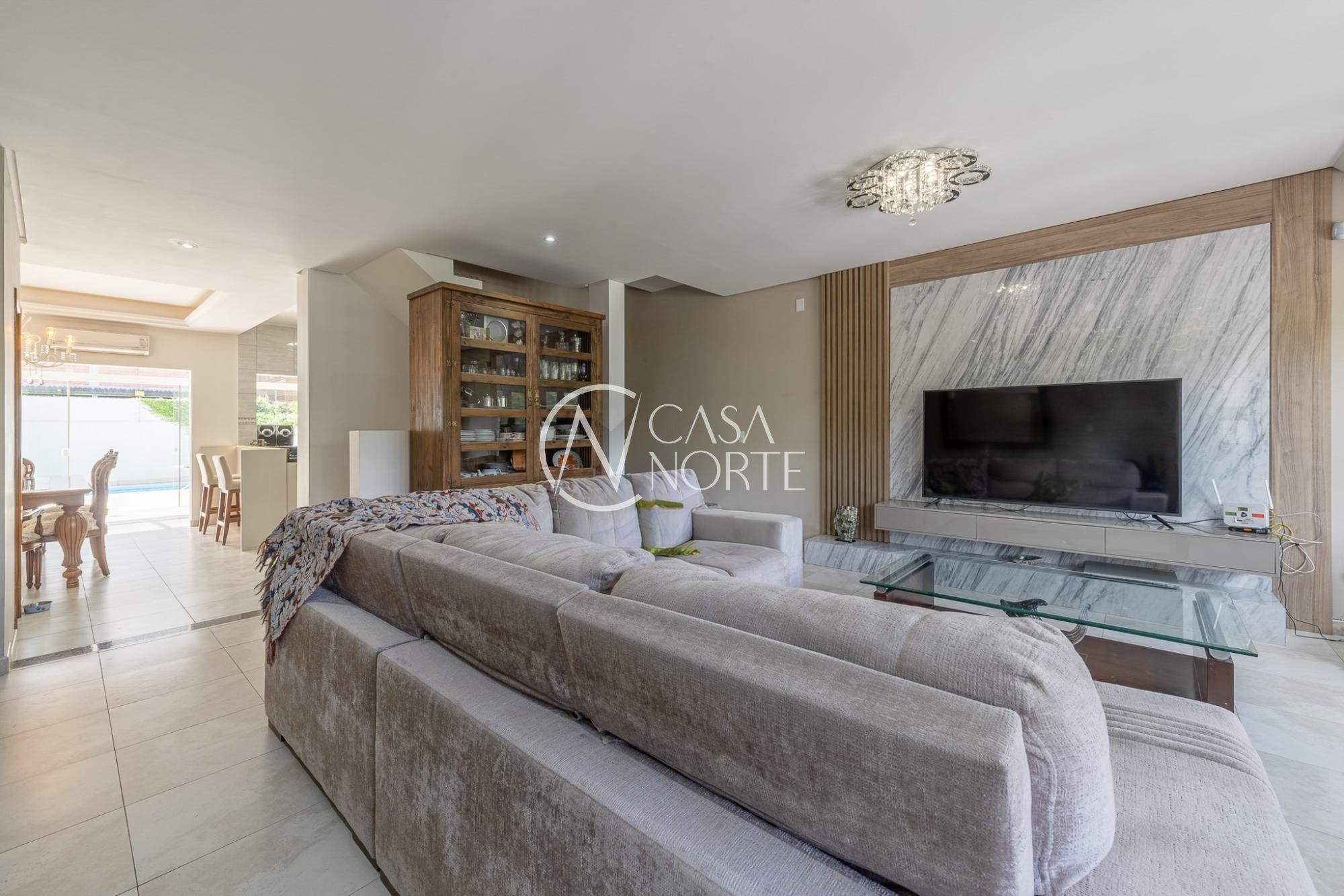 Casa à venda com 3 quartos, 390m², 2 suítes, 3 vagas, Rua Professor Isidoro La Porta no bairro Jardim Itu em Porto Alegre