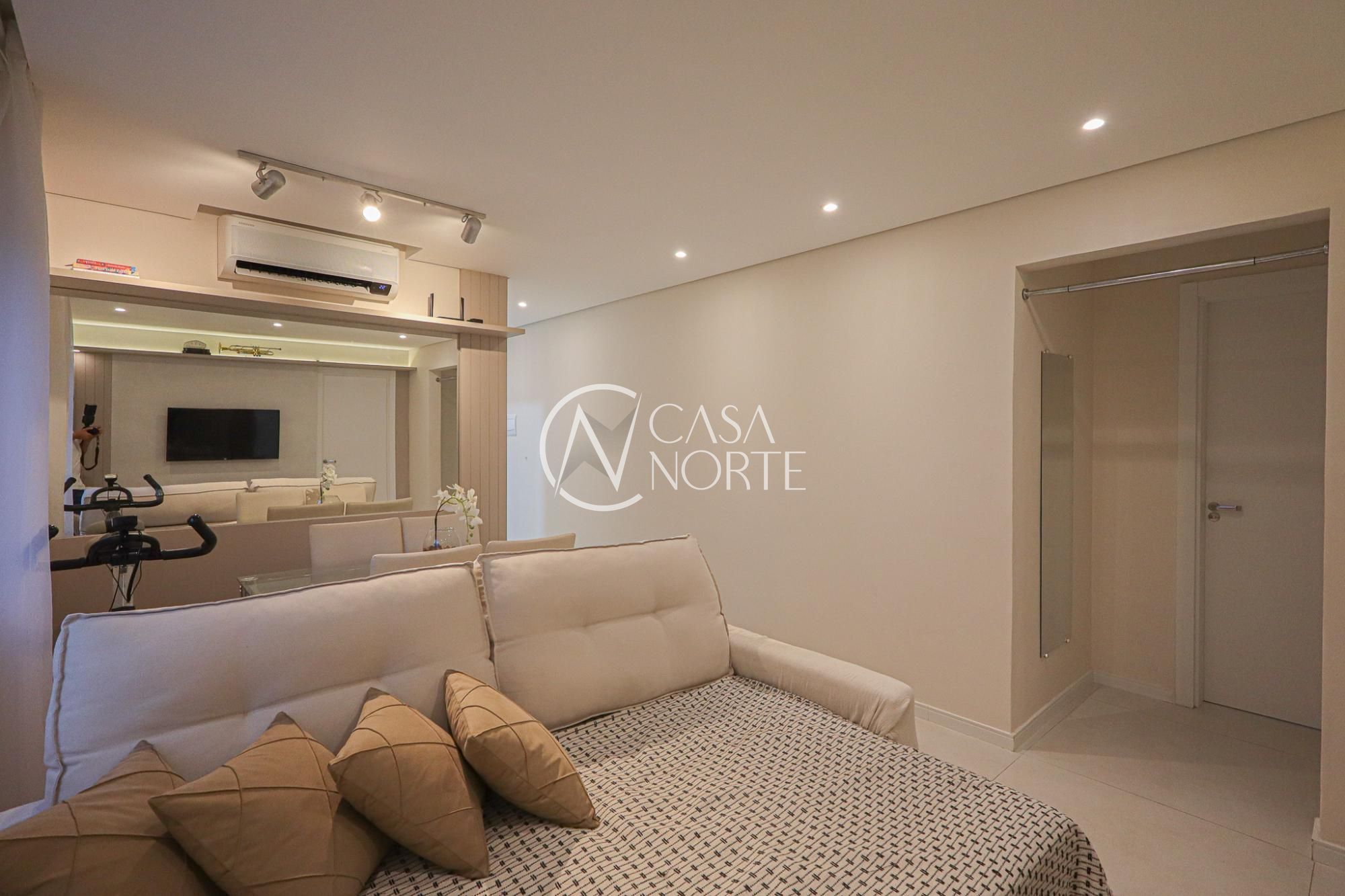 Apartamento à venda com 2 quartos, 56m², 1 vaga, Rua São Manoel no bairro Santana em Porto Alegre