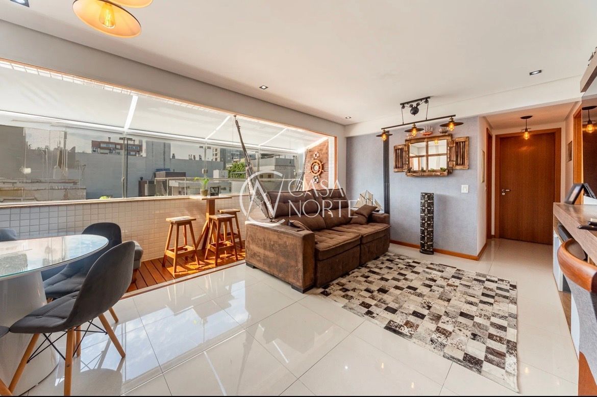 Apartamento à venda com 2 quartos, 70m², 1 suíte, 2 vagas, Rua Domingos Crescêncio no bairro Santana em Porto Alegre