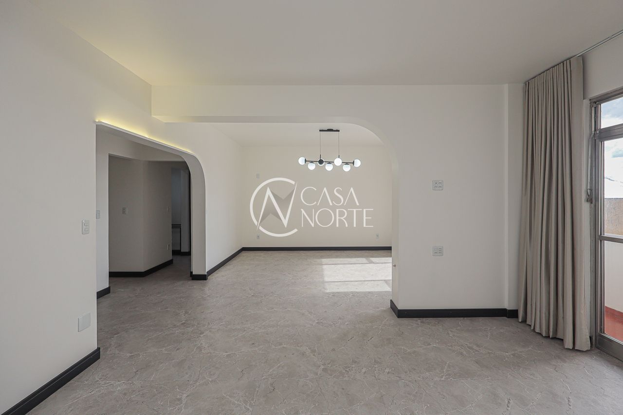 Apartamento à venda com 3 quartos, 158m², 1 vaga, Avenida Independência no bairro Independência em Porto Alegre