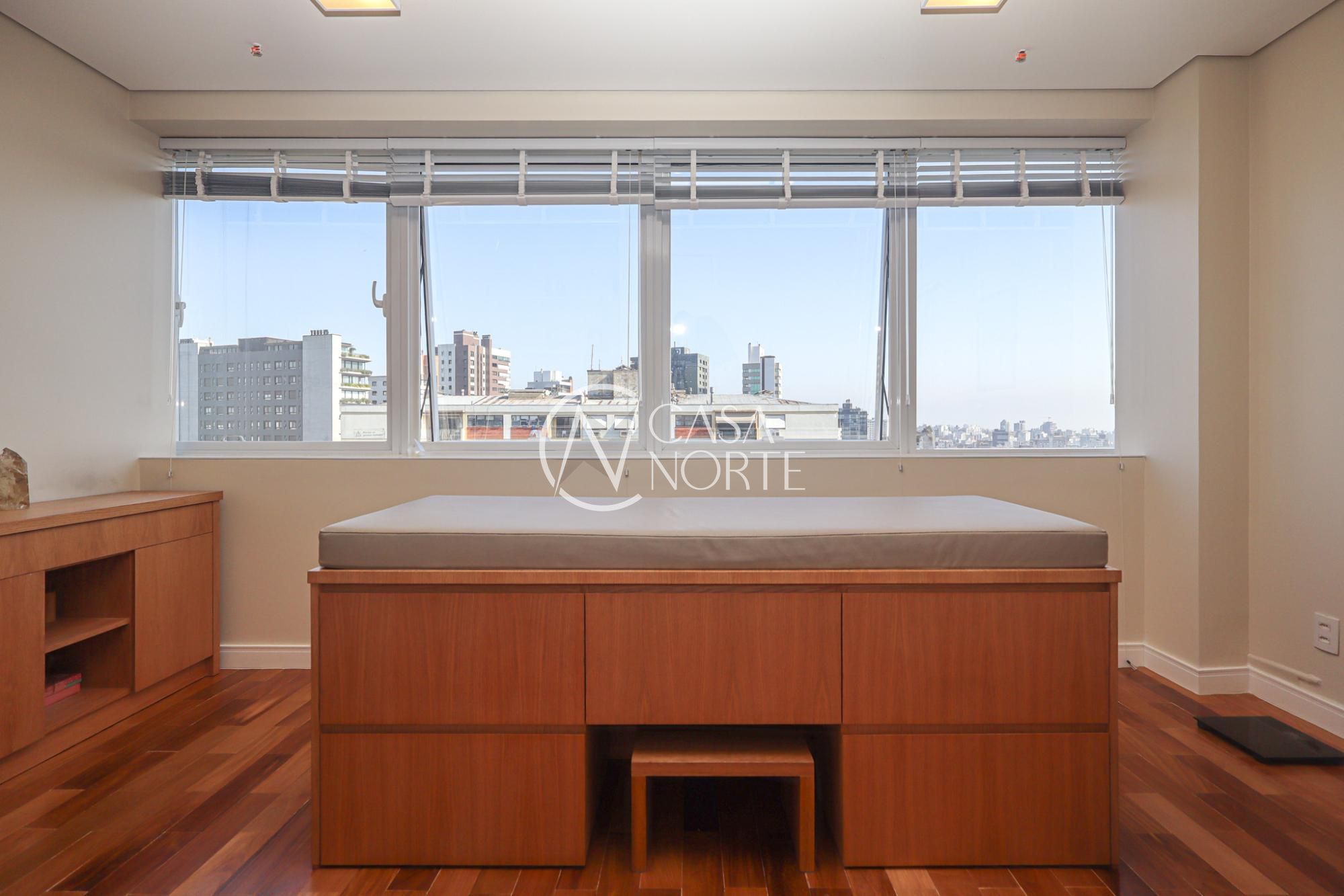 Sala Comercial à venda com 1 quarto, 33m², 1 vaga, Rua Anita Garibaldi no bairro Mont Serrat em Porto Alegre
