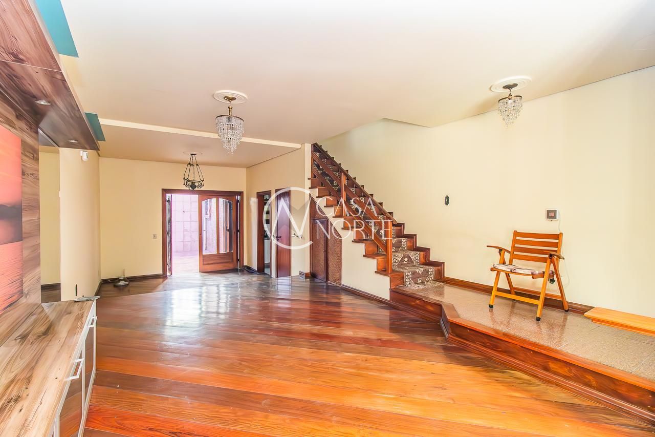 Casa à venda com 3 quartos, 243m², 3 suítes, 2 vagas, Rua General Caldwell no bairro Menino Deus em Porto Alegre