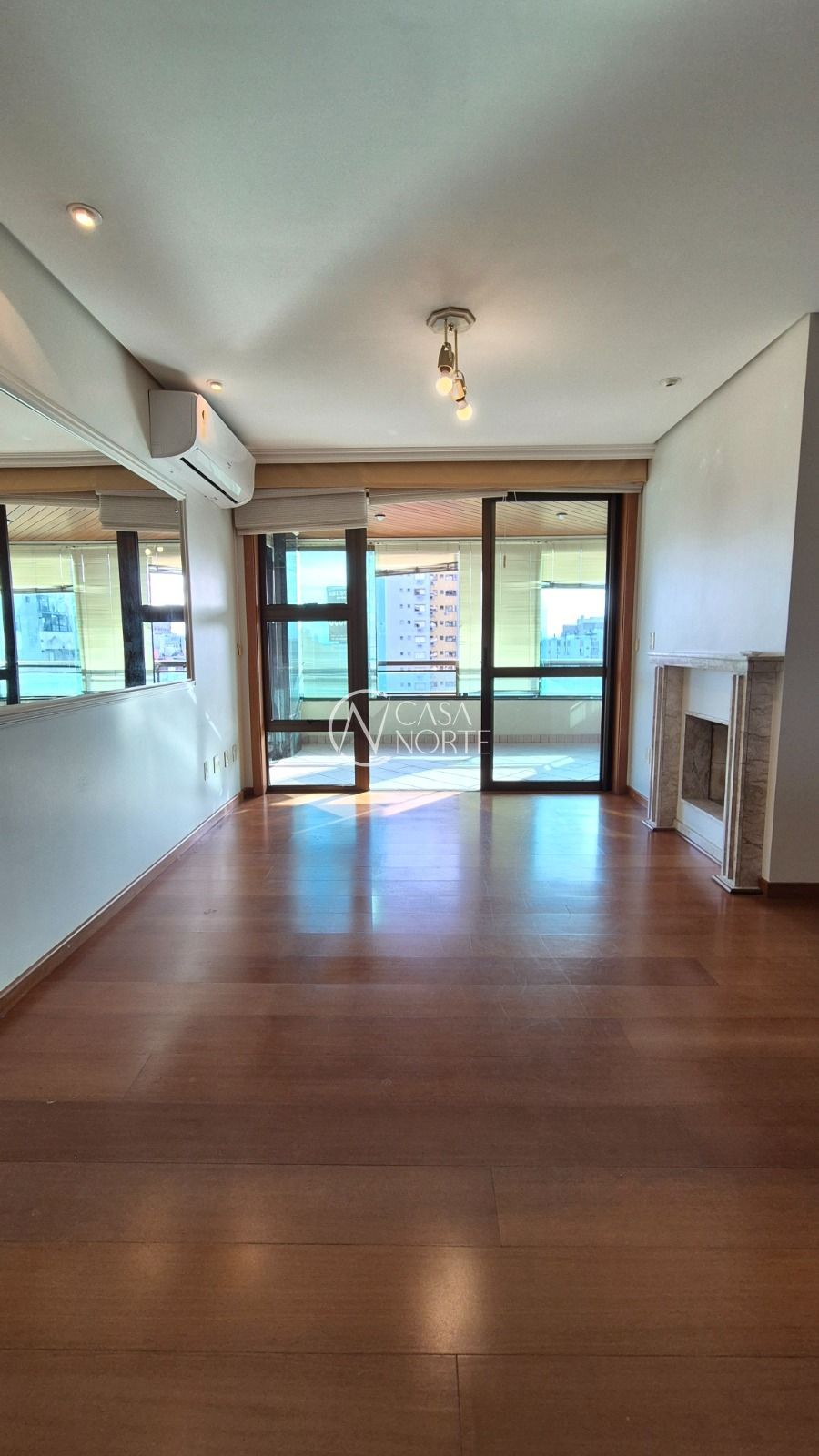 Apartamento à venda com 3 quartos, 112m², 1 suíte, 2 vagas, Rua Visconde do Herval no bairro Menino Deus em Porto Alegre