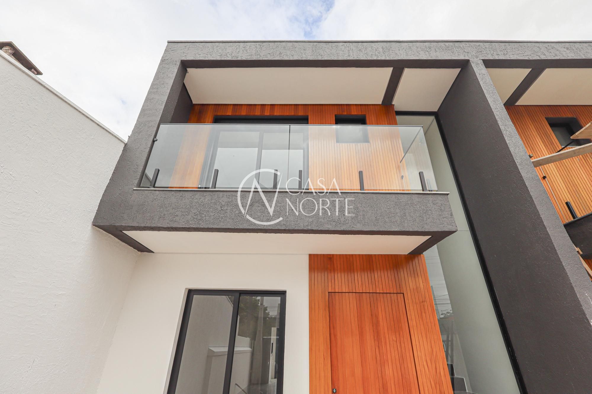 Casa à venda com 3 quartos, 132m², 1 suíte, 3 vagas, Avenida Assis Chateaubriand no bairro São Sebastião em Porto Alegre