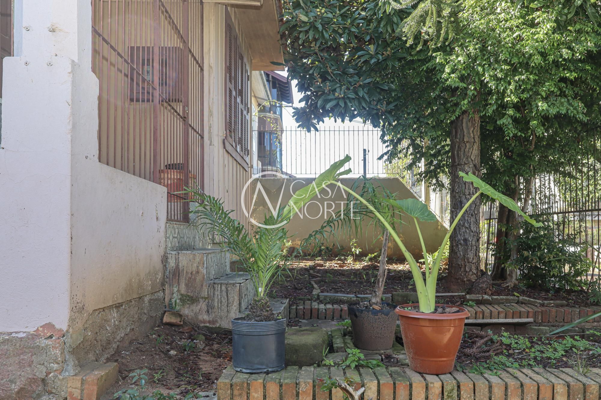 Terreno à venda  com 352m², Rua Juruá no bairro Jardim São Pedro em Porto Alegre