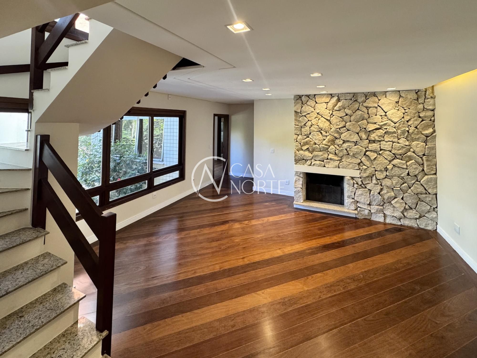 Apartamento à venda com 3 quartos, 198m², 1 suíte, 2 vagas, Rua Anita Garibaldi no bairro Mont Serrat em Porto Alegre