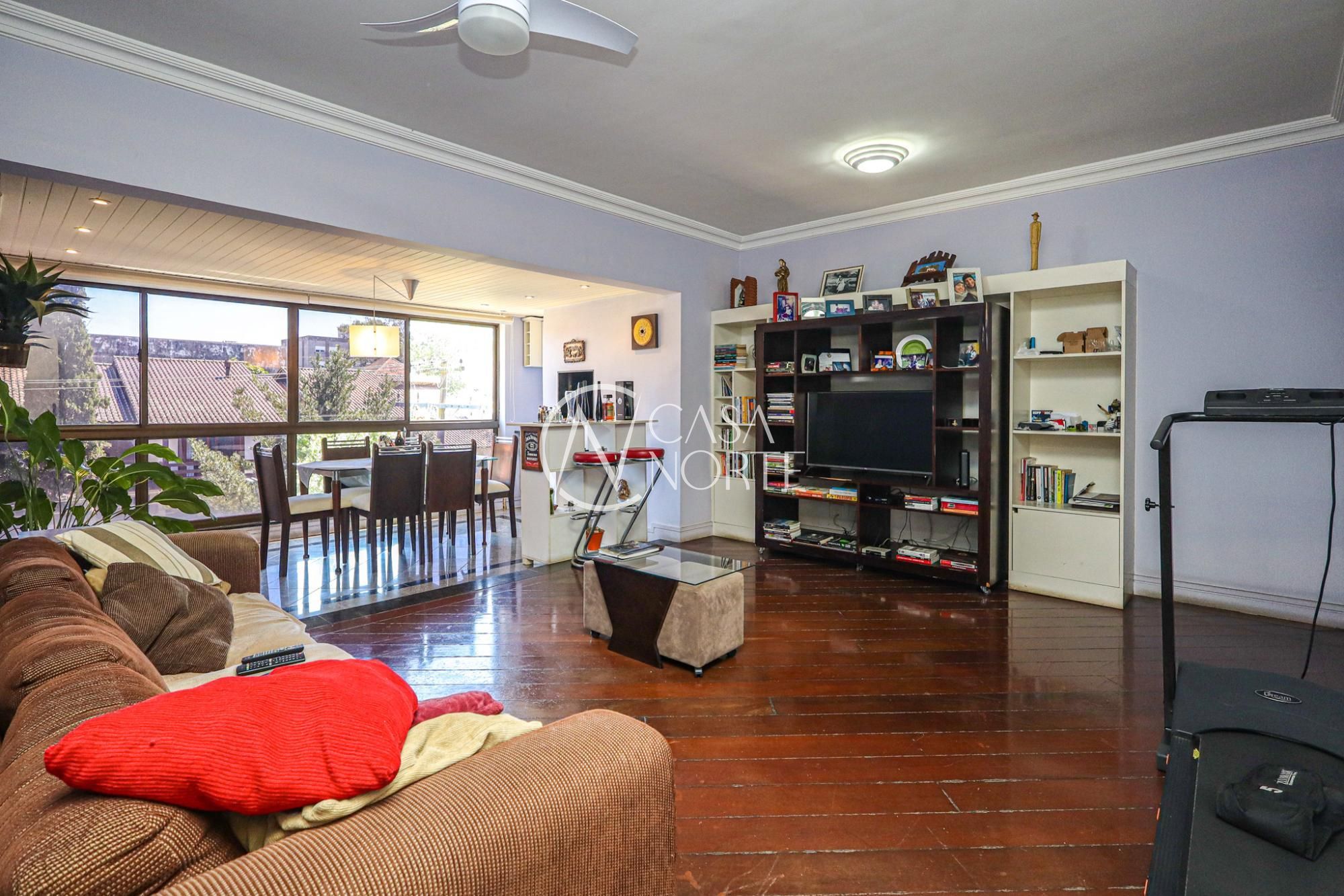 Apartamento à venda com 3 quartos, 117m², 1 suíte, 3 vagas, Rua Irmão Augusto no bairro Jardim Lindóia em Porto Alegre