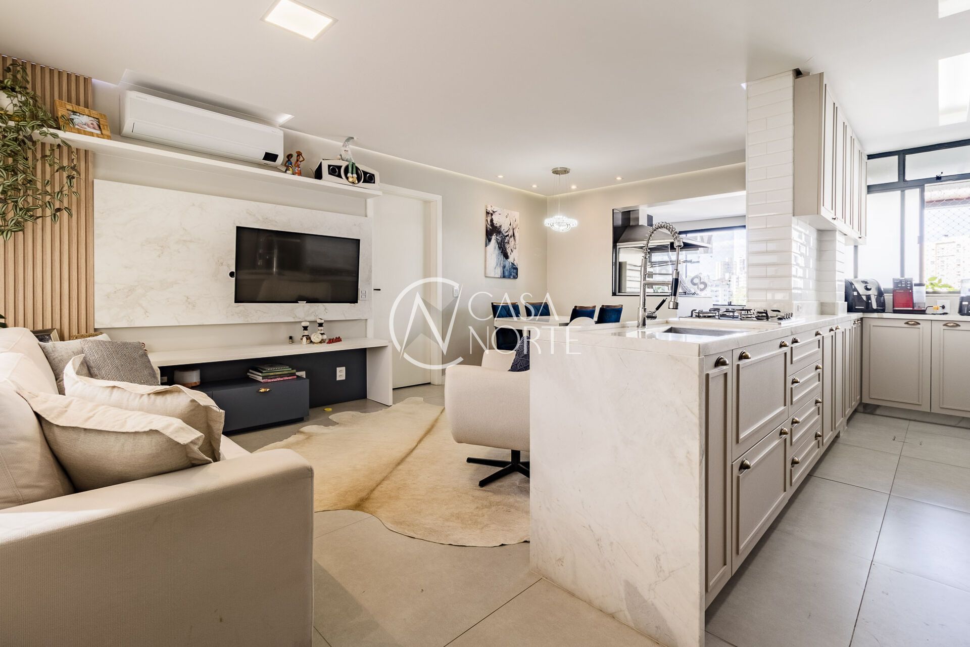 Apartamento à venda com 3 quartos, 102m², 1 suíte, 1 vaga, Rua Vicente da Fontoura no bairro Rio Branco em Porto Alegre