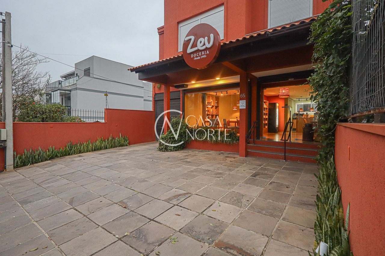 Casa Comercial à venda , 200m², 2 vagas, Travessa Orion no bairro Cristo Redentor em Porto Alegre