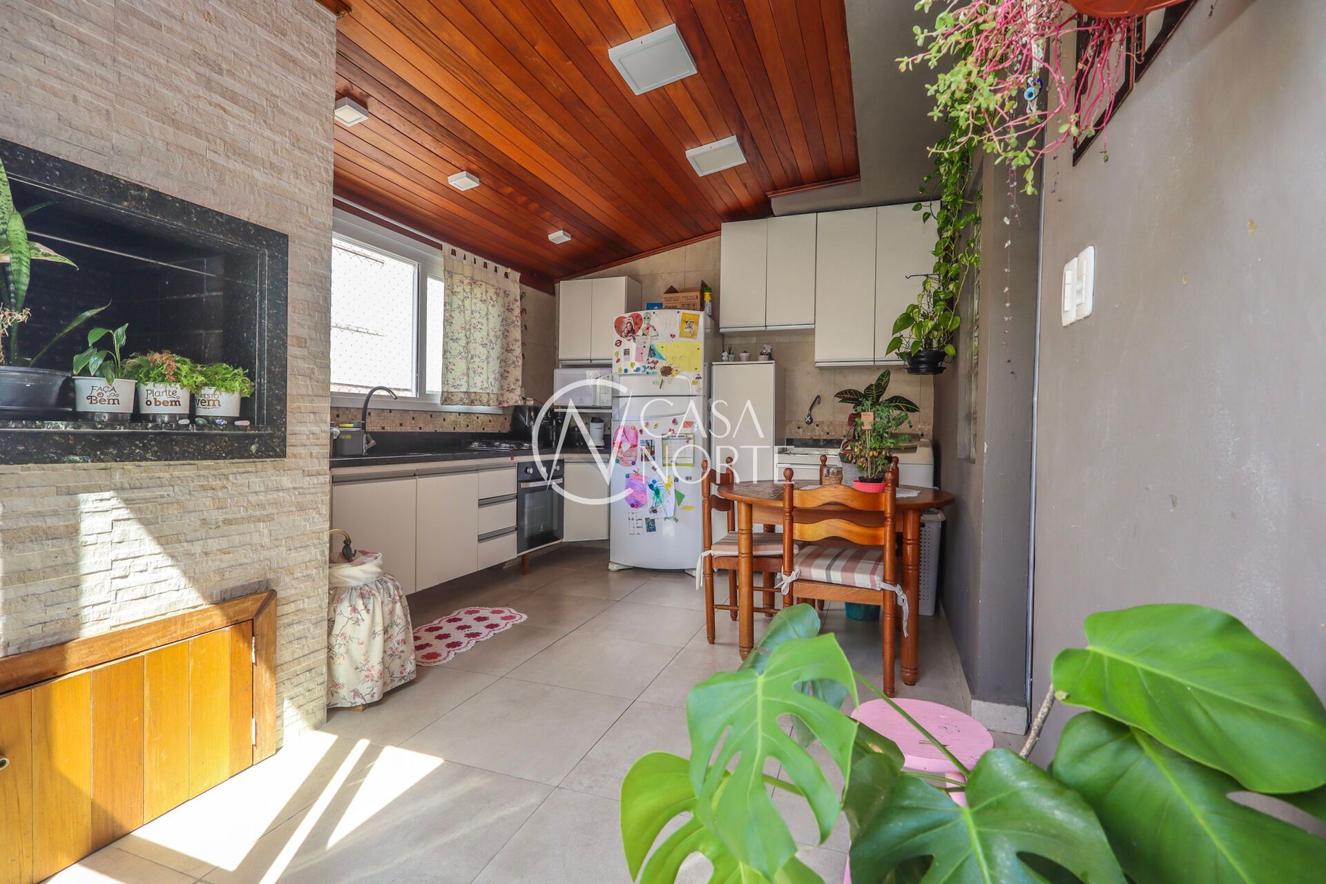 Cobertura à venda com 3 quartos, 112m², 1 vaga, Rua Roque Calage no bairro Passo da Areia em Porto Alegre