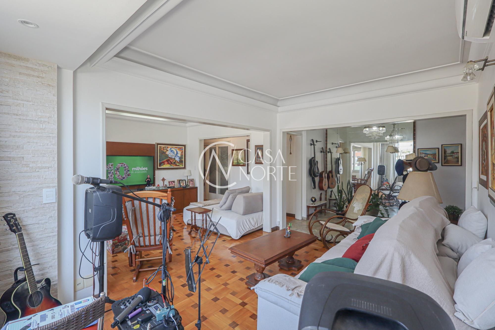 Apartamento à venda com 3 quartos, 160m², 1 suíte, 1 vaga, Rua Santo Antônio no bairro Rio Branco em Porto Alegre