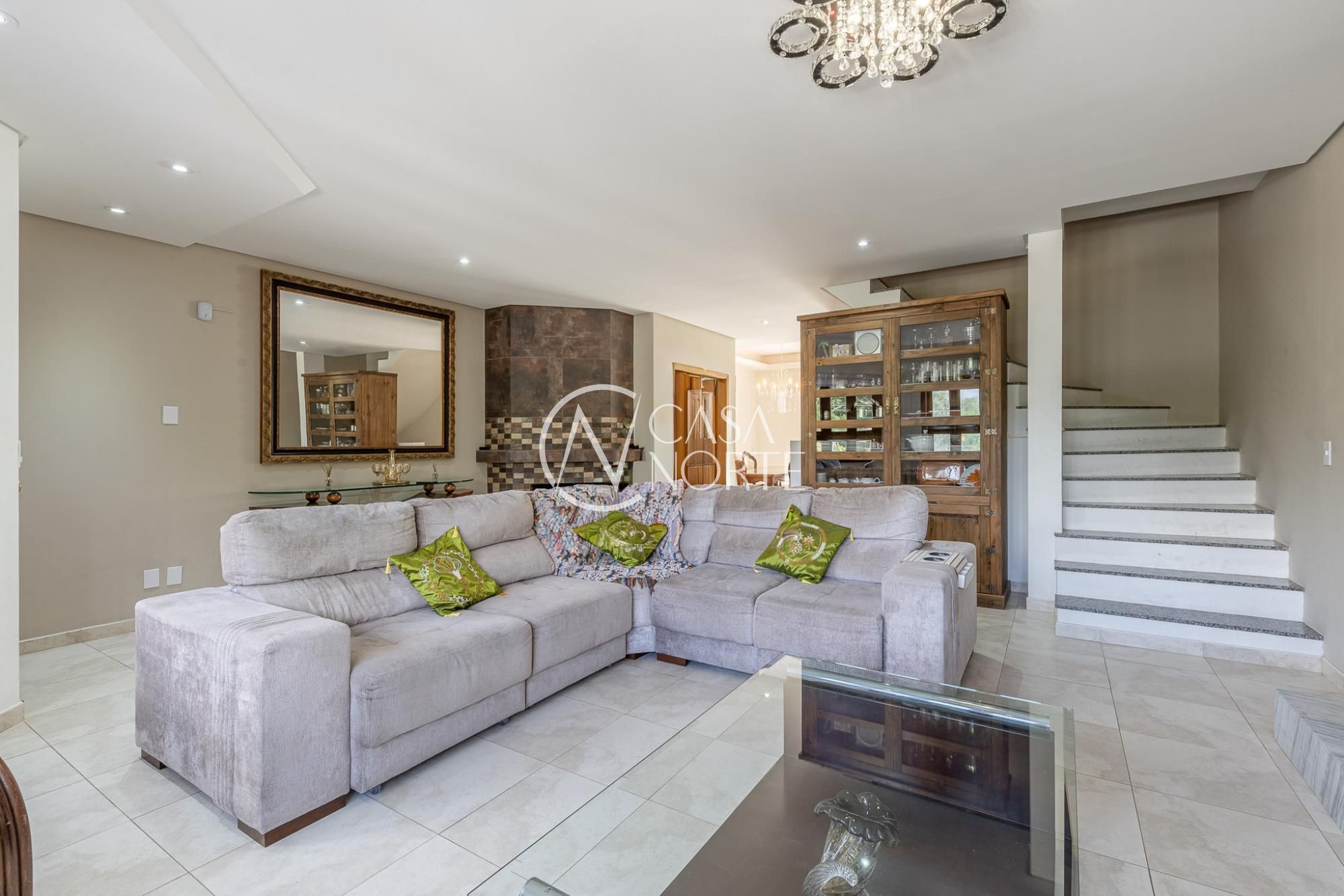 Casa à venda com 3 quartos, 390m², 2 suítes, 3 vagas, Rua Professor Isidoro La Porta no bairro Jardim Itu em Porto Alegre