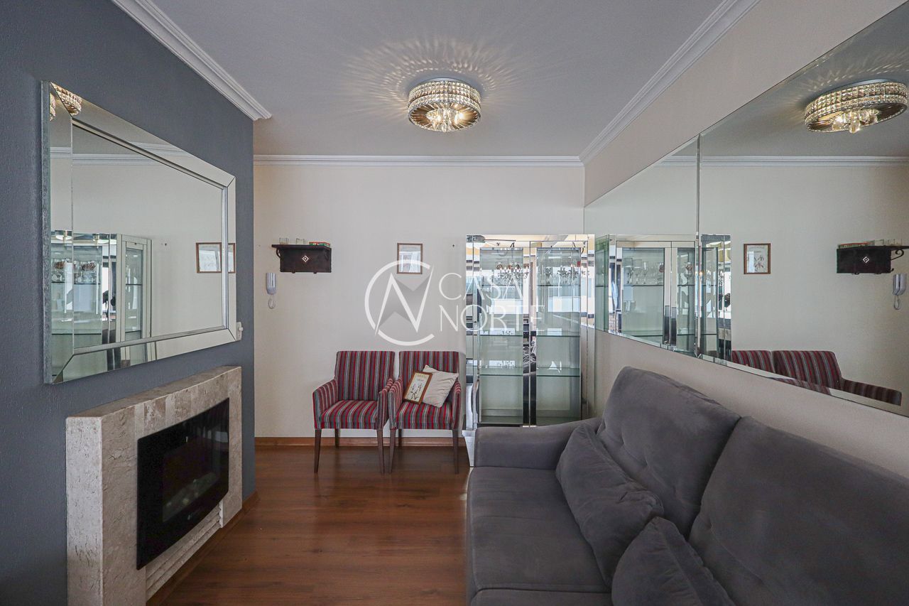 Apartamento à venda com 3 quartos, 81m², 1 suíte, 2 vagas, Rua Professor Freitas Cabral no bairro Jardim Botânico em Porto Alegre
