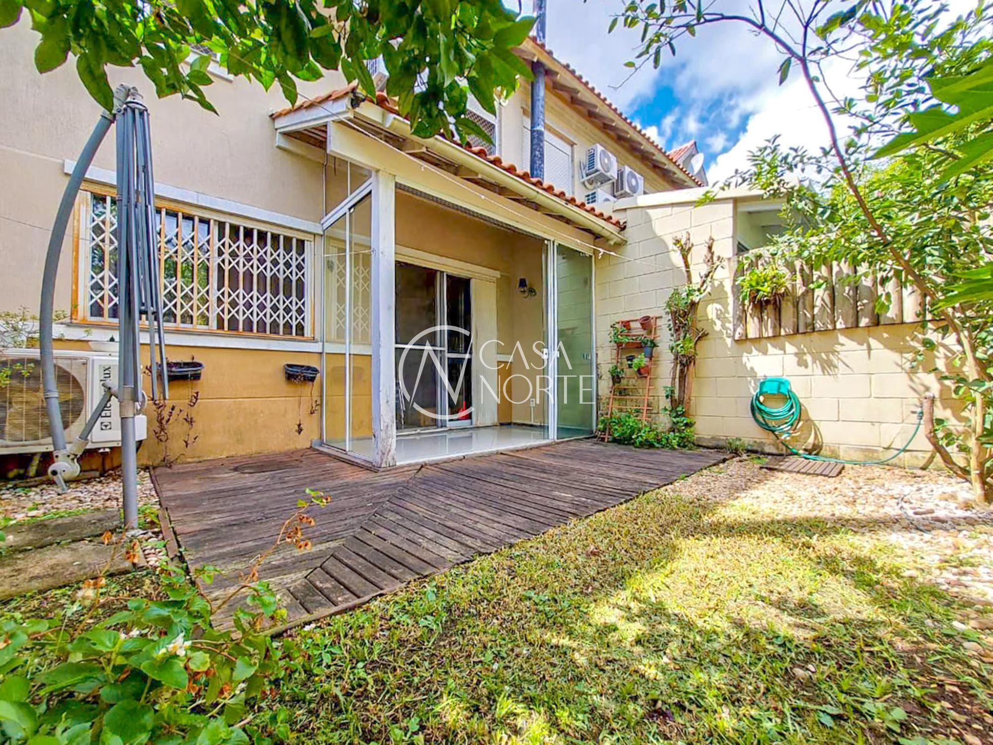 Casa de Condomínio à venda com 3 quartos, 147m², 1 suíte, 2 vagas, Avenida Willy Eugênio Fleck no bairro Sarandi em Porto Alegre