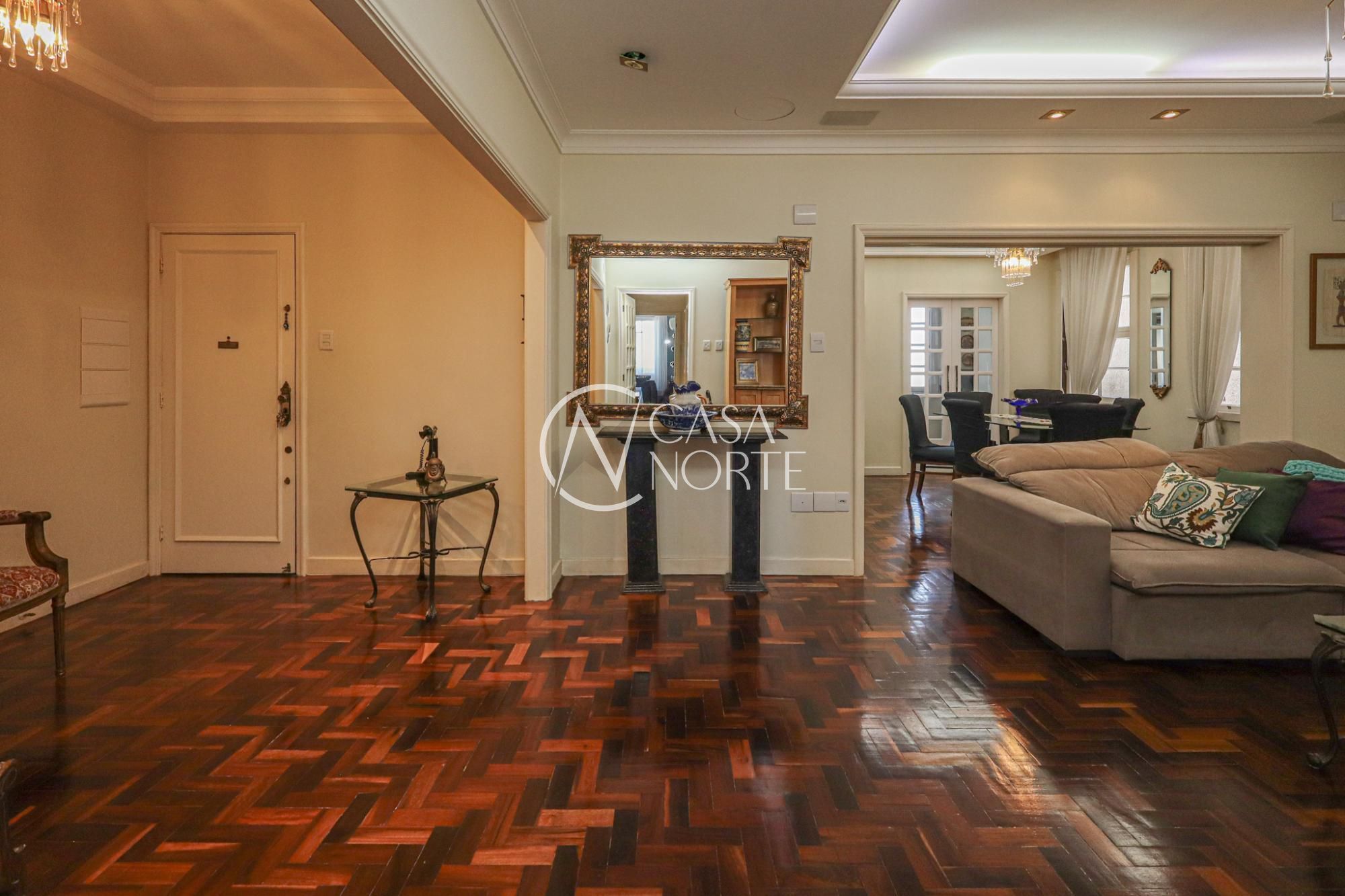 Apartamento à venda com 3 quartos, 136m², 1 suíte, 1 vaga, Praça Dom Feliciano no bairro Centro Histórico em Porto Alegre