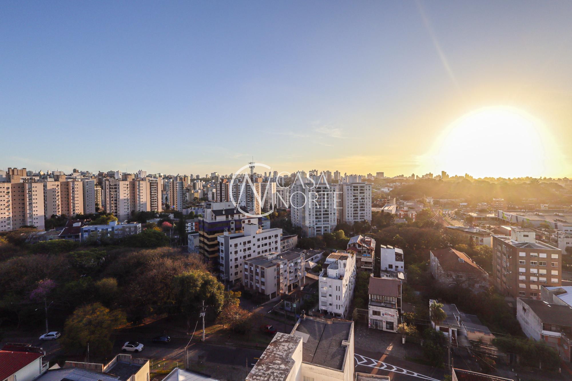 Apartamento à venda com 4 quartos, 110m², 1 suíte, 2 vagas, Rua Umbú no bairro Passo da Areia em Porto Alegre