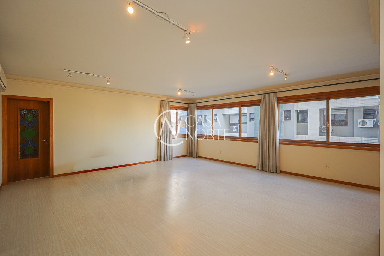 Apartamento à venda com 3 quartos, 136m², 1 suíte, 2 vagas, Avenida Mariland no bairro Auxiliadora em Porto Alegre