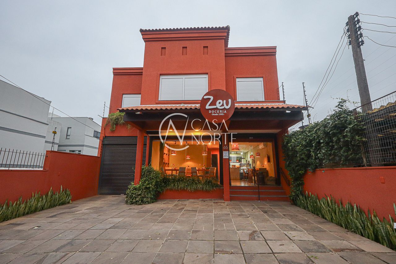 Casa Comercial à venda , 200m², 2 vagas, Travessa Orion no bairro Cristo Redentor em Porto Alegre