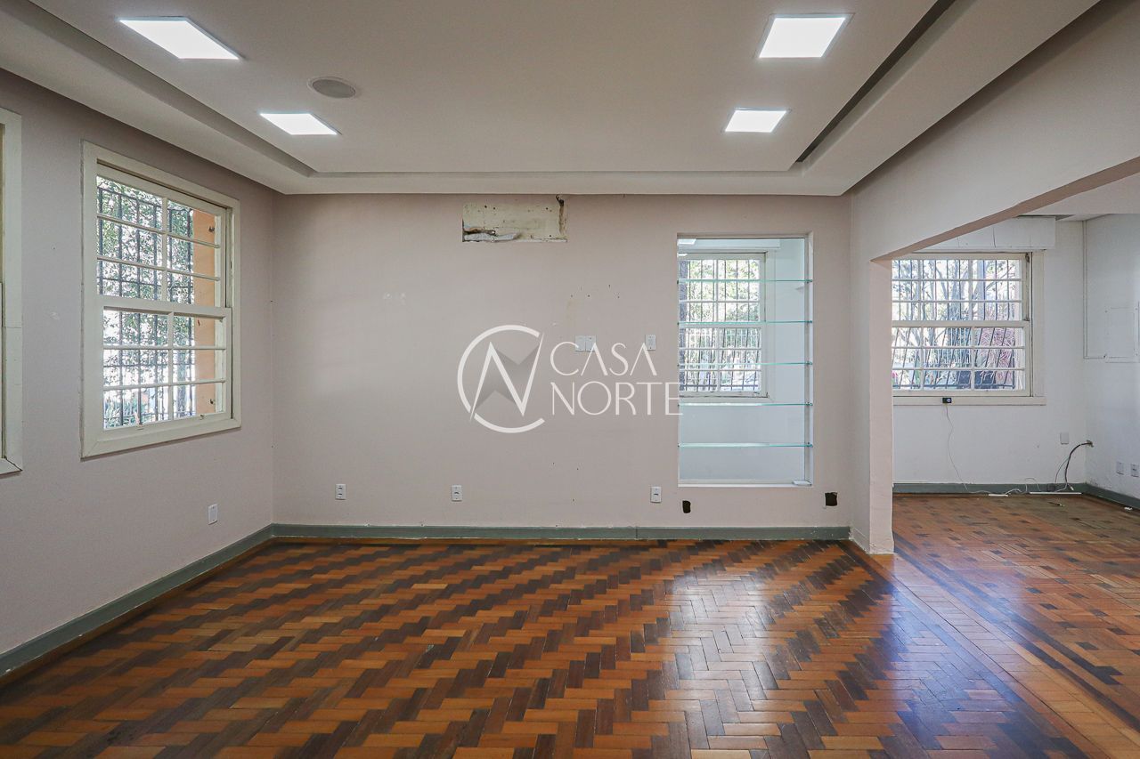 Casa à venda com 3 quartos, 312m², 6 vagas, Rua Maranguape no bairro Petrópolis em Porto Alegre