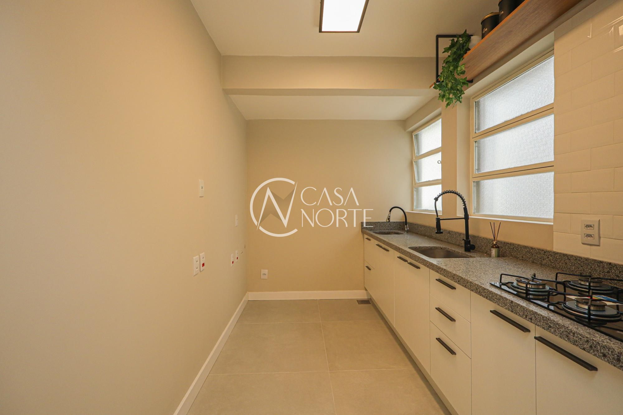 Apartamento à venda com 2 quartos, 56m², 1 vaga, Rua Ramiro Barcelos no bairro Bom Fim em Porto Alegre