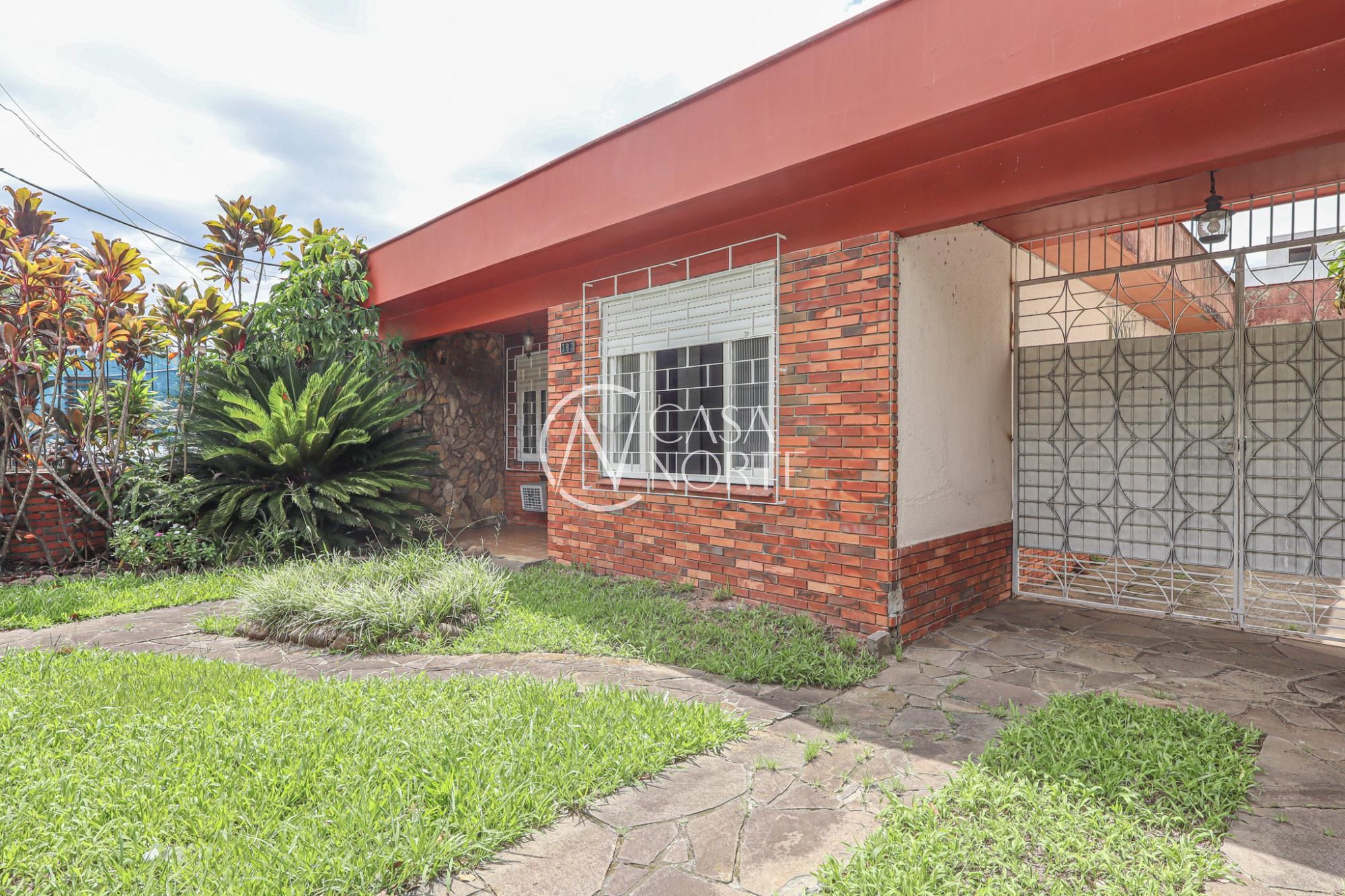 Casa à venda com 3 quartos, 114m², 1 suíte, 3 vagas, Avenida Nilo Ruschel no bairro Morro Santana em Porto Alegre