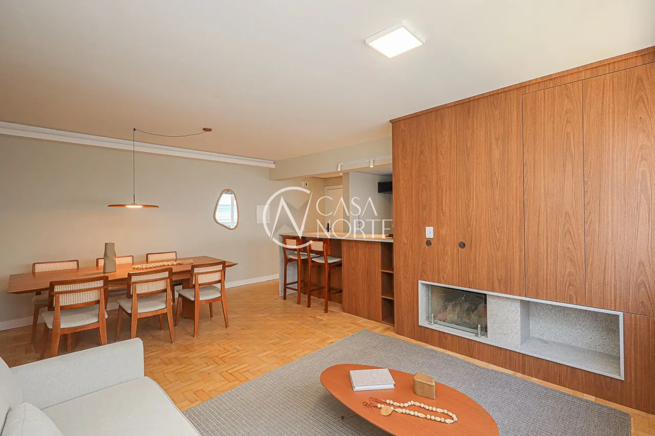 Apartamento à venda com 3 quartos, 108m², 1 suíte, 1 vaga, Avenida Carlos Gomes no bairro Três Figueiras em Porto Alegre