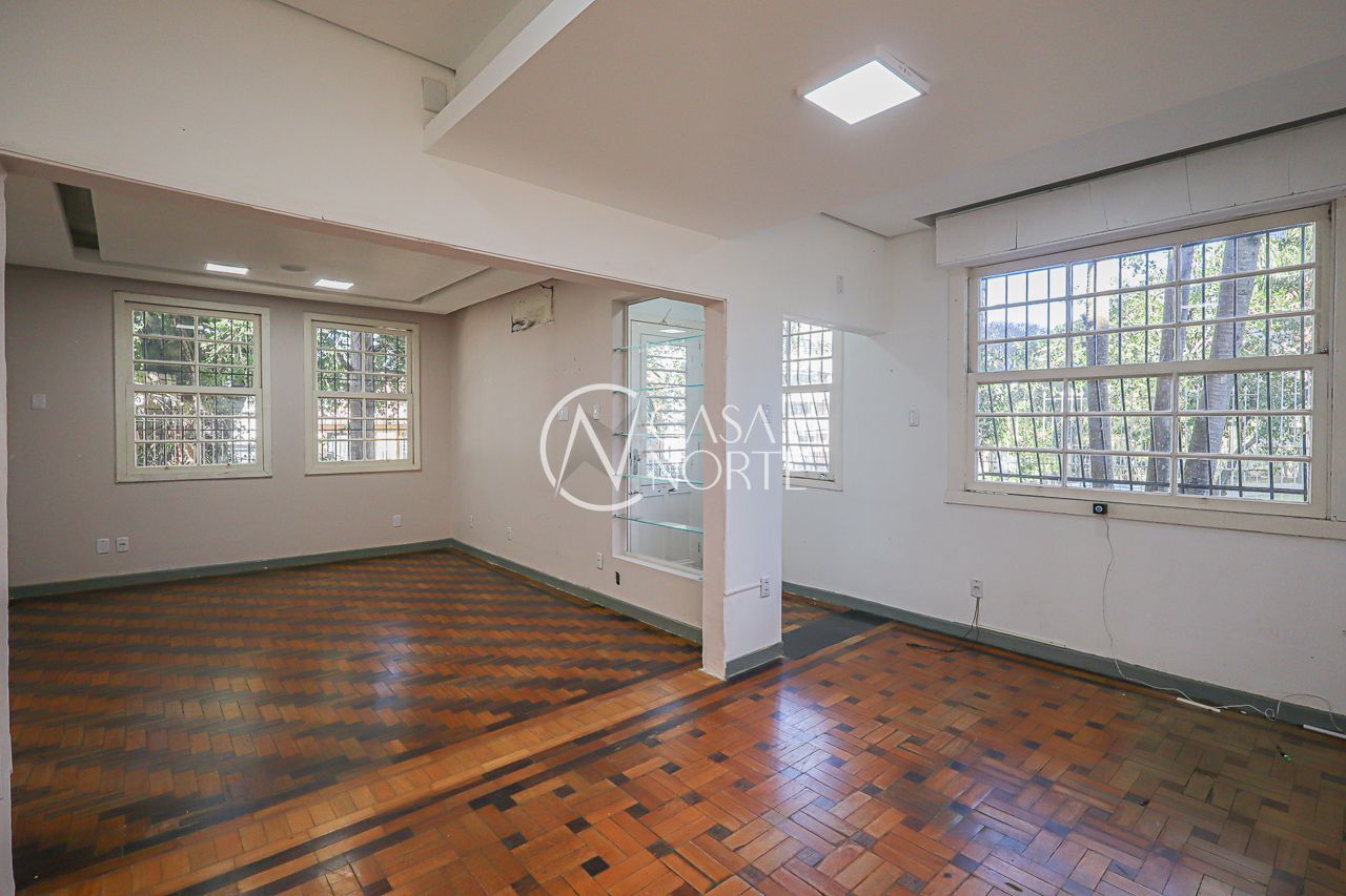 Casa à venda com 3 quartos, 312m², 6 vagas, Rua Maranguape no bairro Petrópolis em Porto Alegre