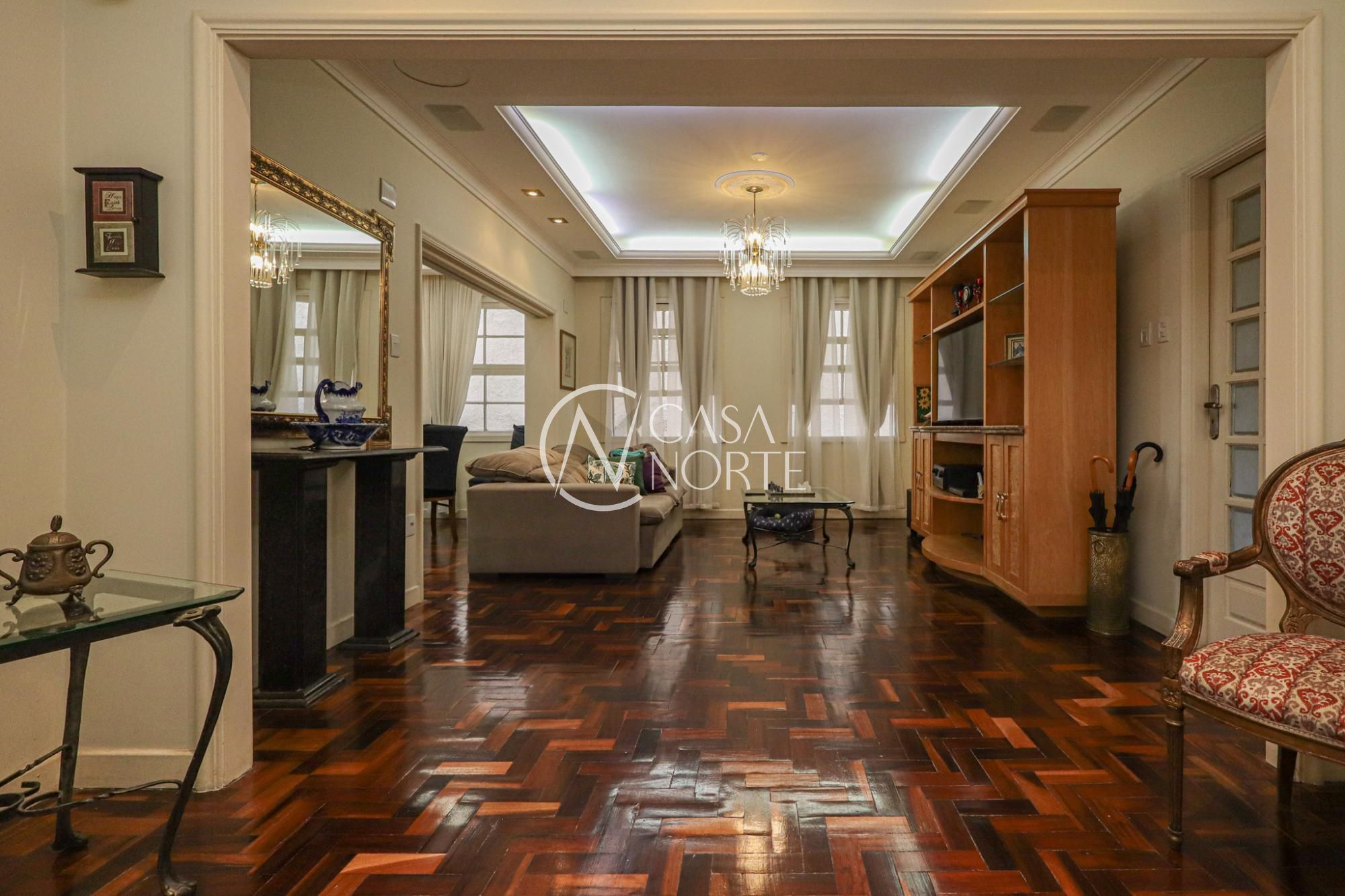 Apartamento à venda com 3 quartos, 136m², 1 suíte, 1 vaga, Praça Dom Feliciano no bairro Centro Histórico em Porto Alegre