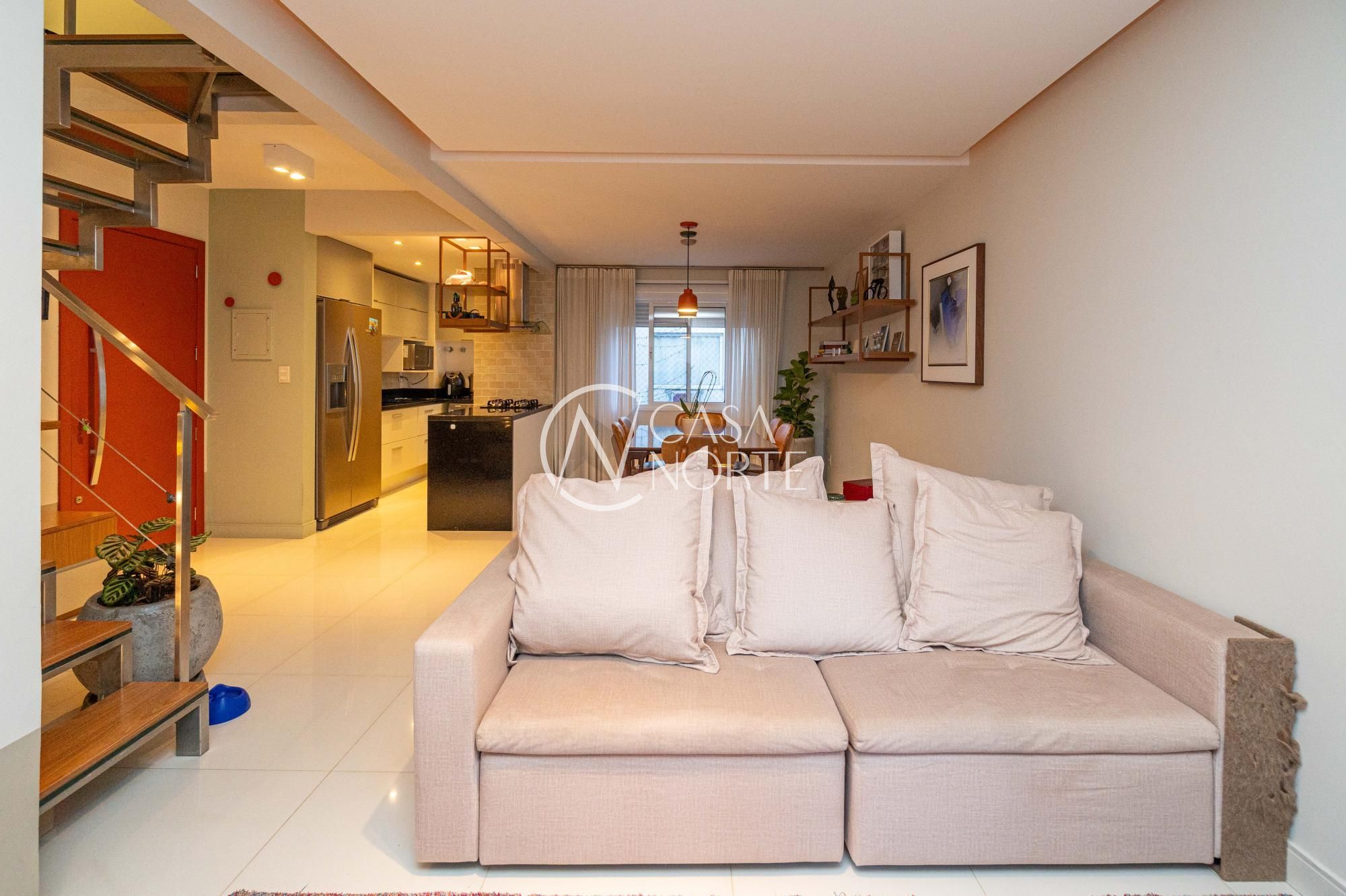 Cobertura à venda com 2 quartos, 103m², 1 suíte, 1 vaga, Rua Fernandes Vieira no bairro Bom Fim em Porto Alegre