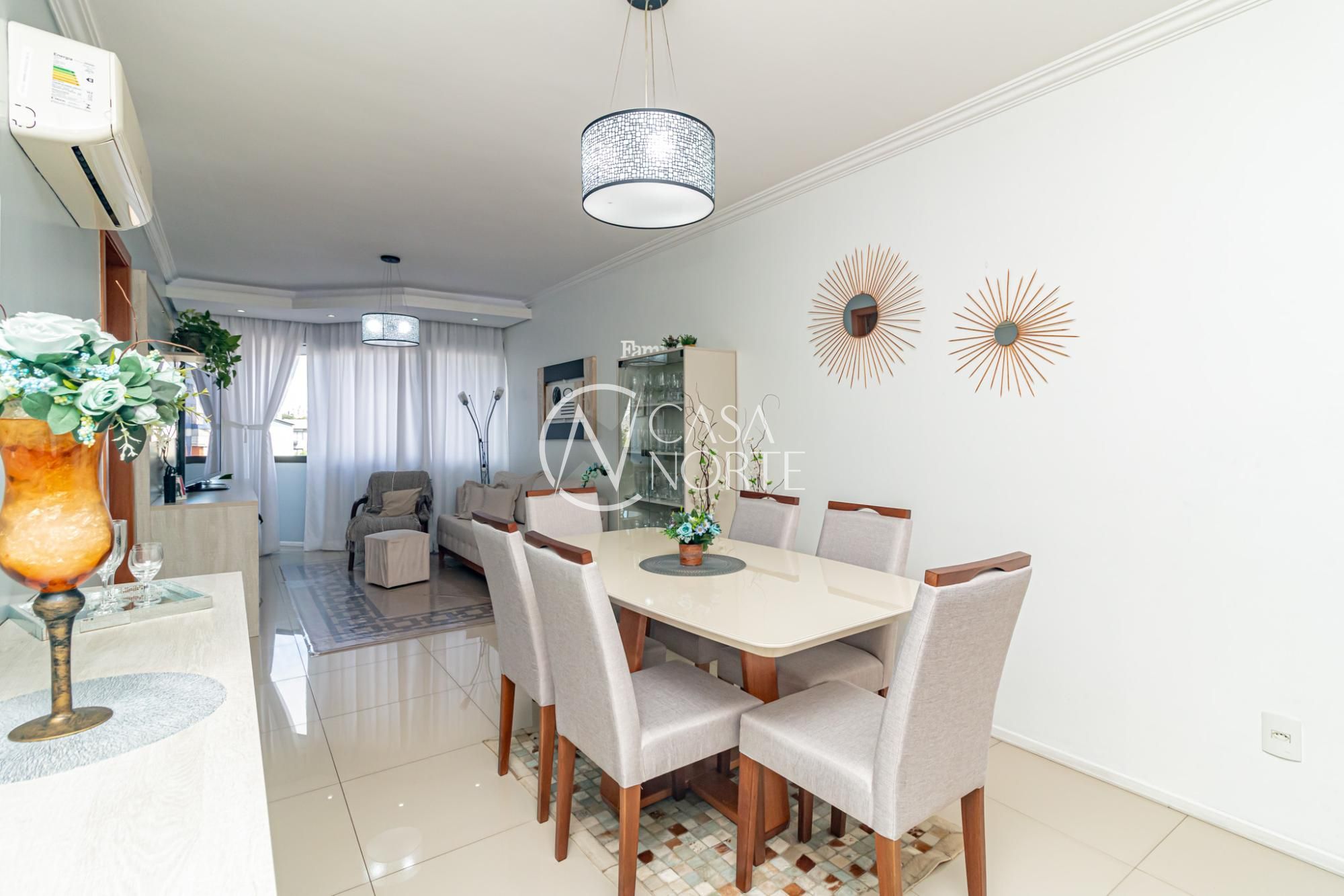 Apartamento à venda com 3 quartos, 90m², 1 suíte, 2 vagas, Rua Umbú no bairro Passo da Areia em Porto Alegre