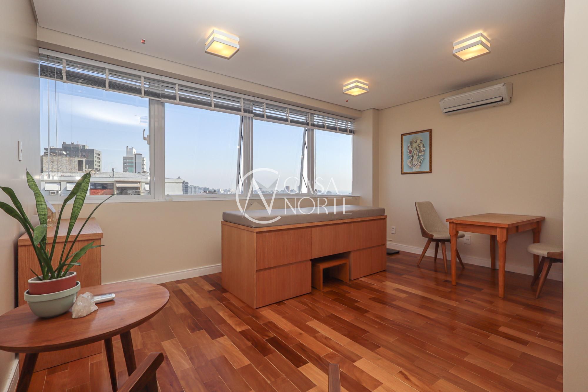 Sala Comercial à venda com 1 quarto, 33m², 1 vaga, Rua Anita Garibaldi no bairro Mont Serrat em Porto Alegre