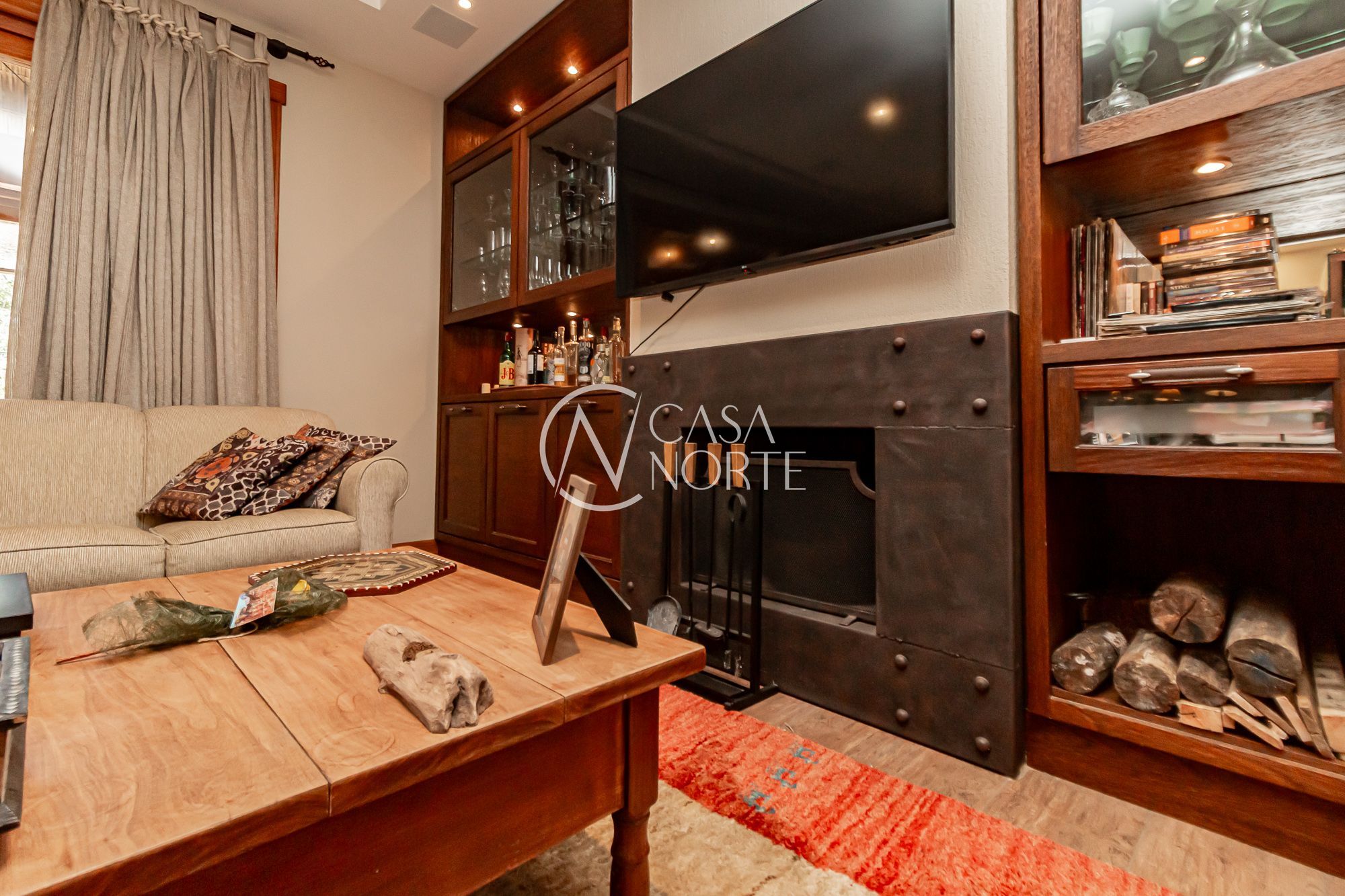 Casa de Condomínio à venda com 3 quartos, 313m², 2 suítes, 3 vagas, Rua Osório Tuyuty de Oliveira Freitas no bairro Três Figueiras em Porto Alegre