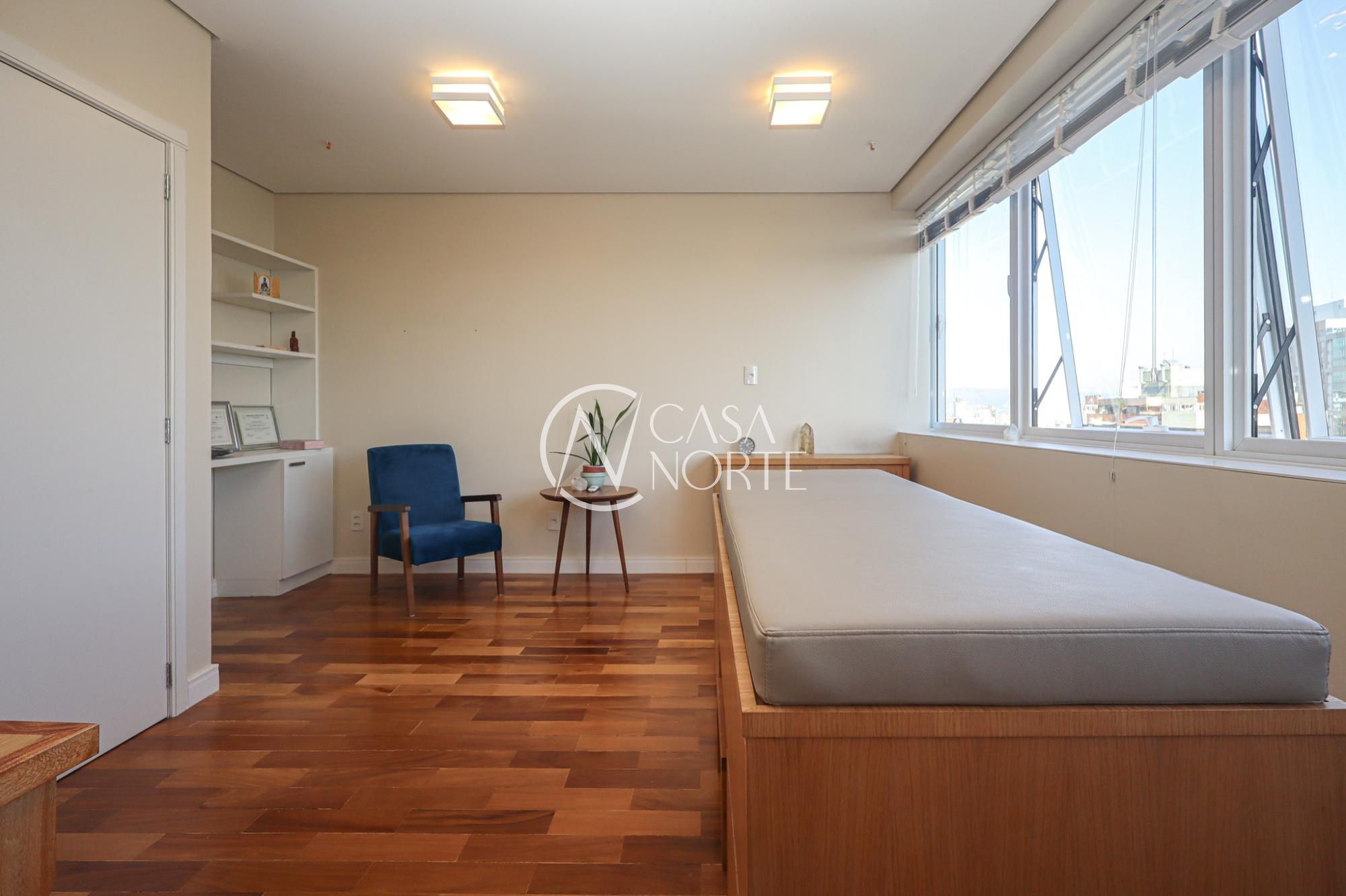 Sala Comercial à venda com 1 quarto, 33m², 1 vaga, Rua Anita Garibaldi no bairro Mont Serrat em Porto Alegre