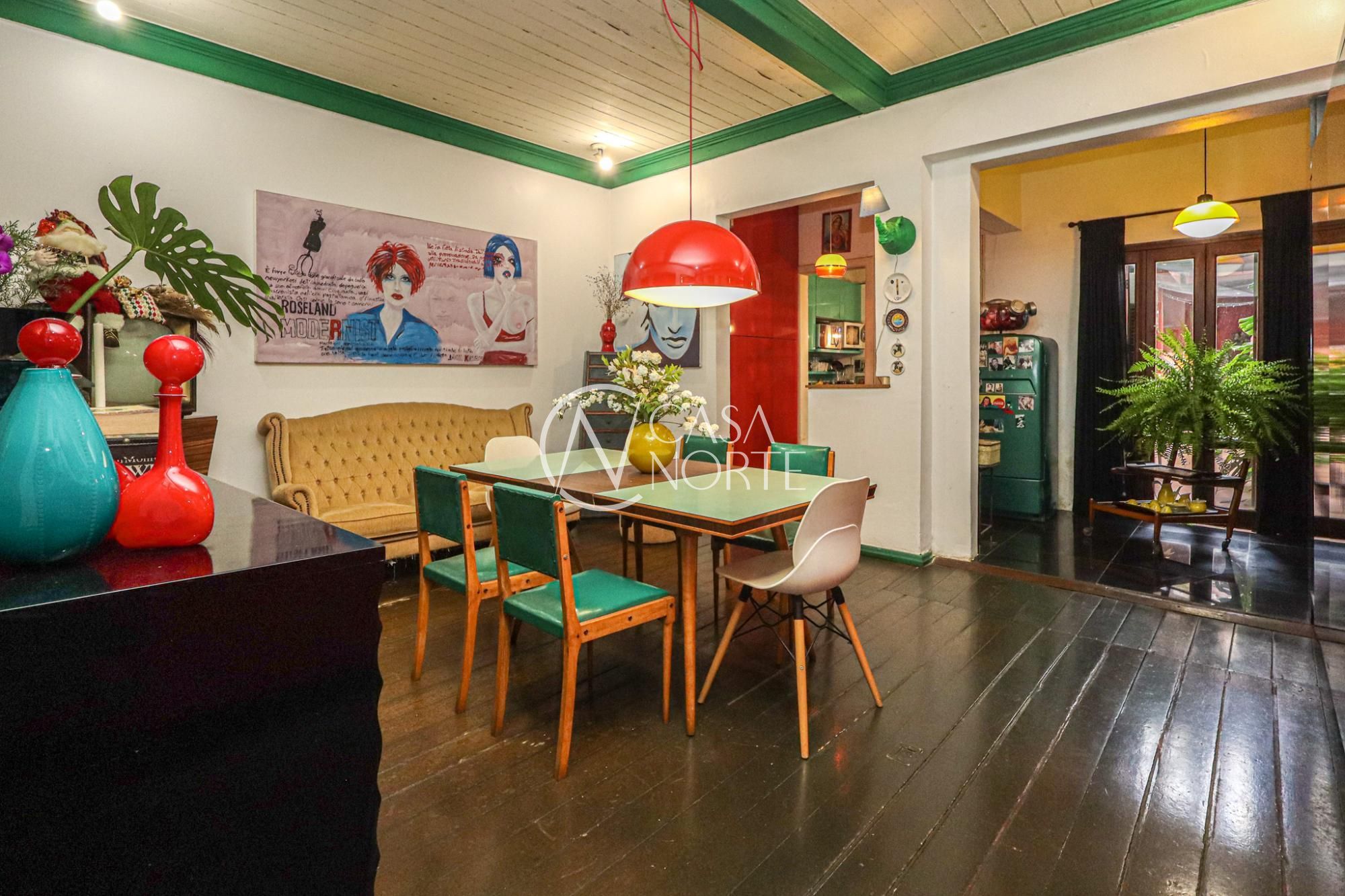 Casa à venda com 3 quartos, 221m², 1 suíte, Rua Coronel Bordini no bairro Auxiliadora em Porto Alegre