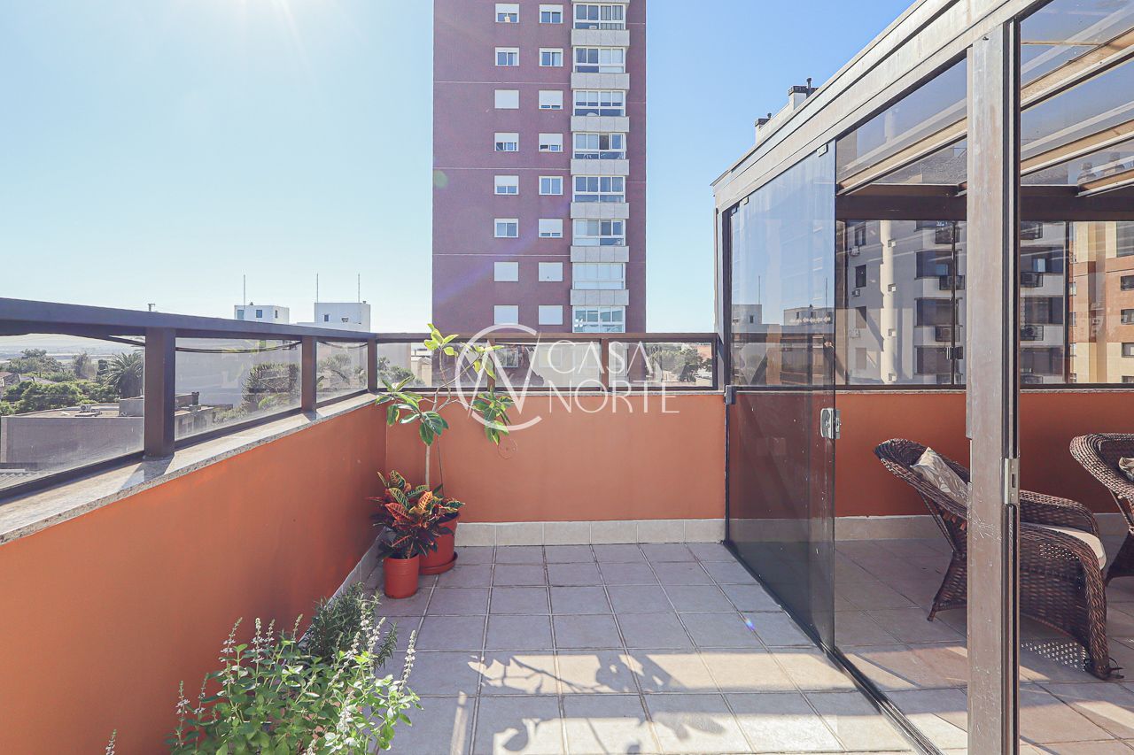 Cobertura à venda com 3 quartos, 196m², 1 suíte, 3 vagas, Rua Carlos Von Koseritz no bairro Higienópolis em Porto Alegre