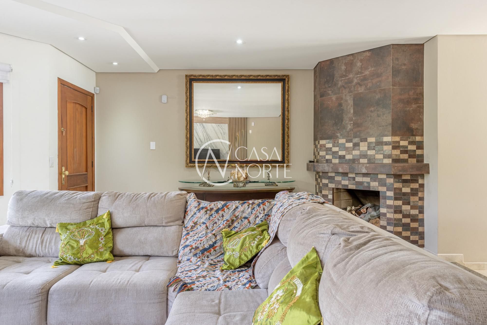 Casa à venda com 3 quartos, 390m², 2 suítes, 3 vagas, Rua Professor Isidoro La Porta no bairro Jardim Itu em Porto Alegre