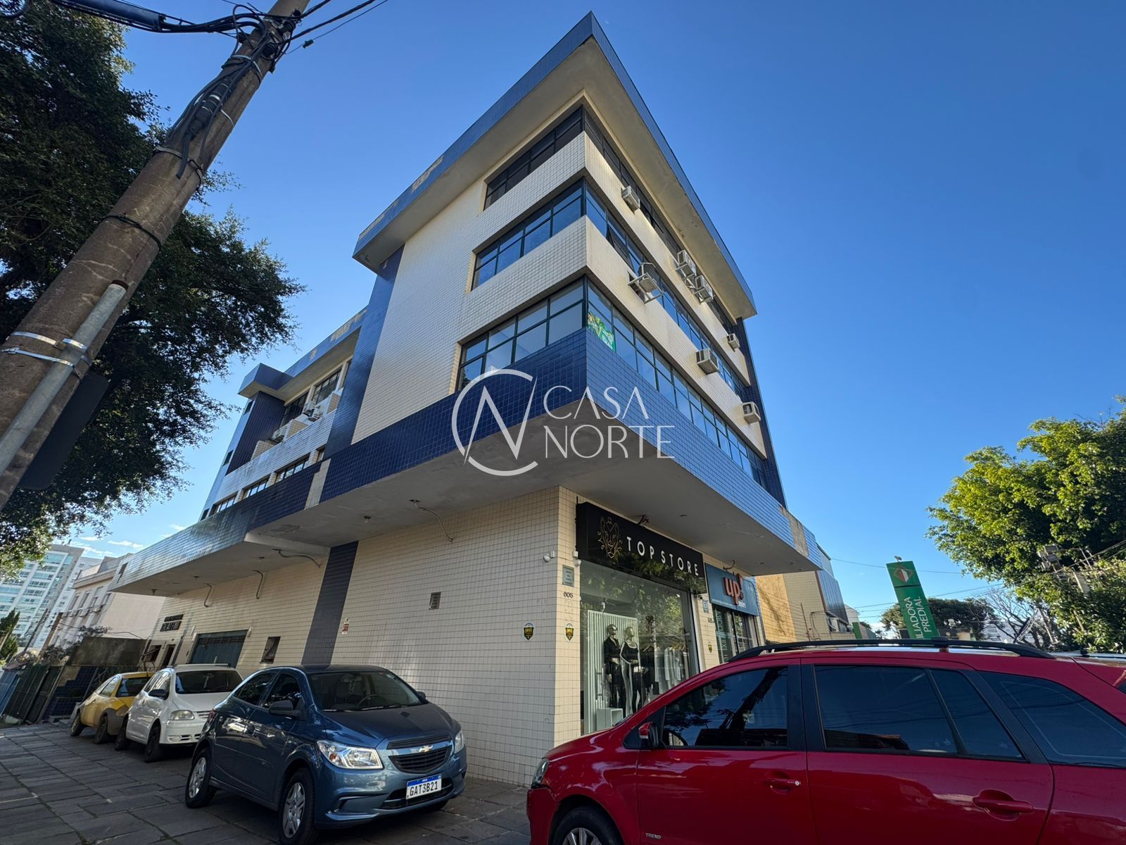 Sala Comercial à venda , 28m², Rua Paulo Setúbal no bairro Passo da Areia em Porto Alegre