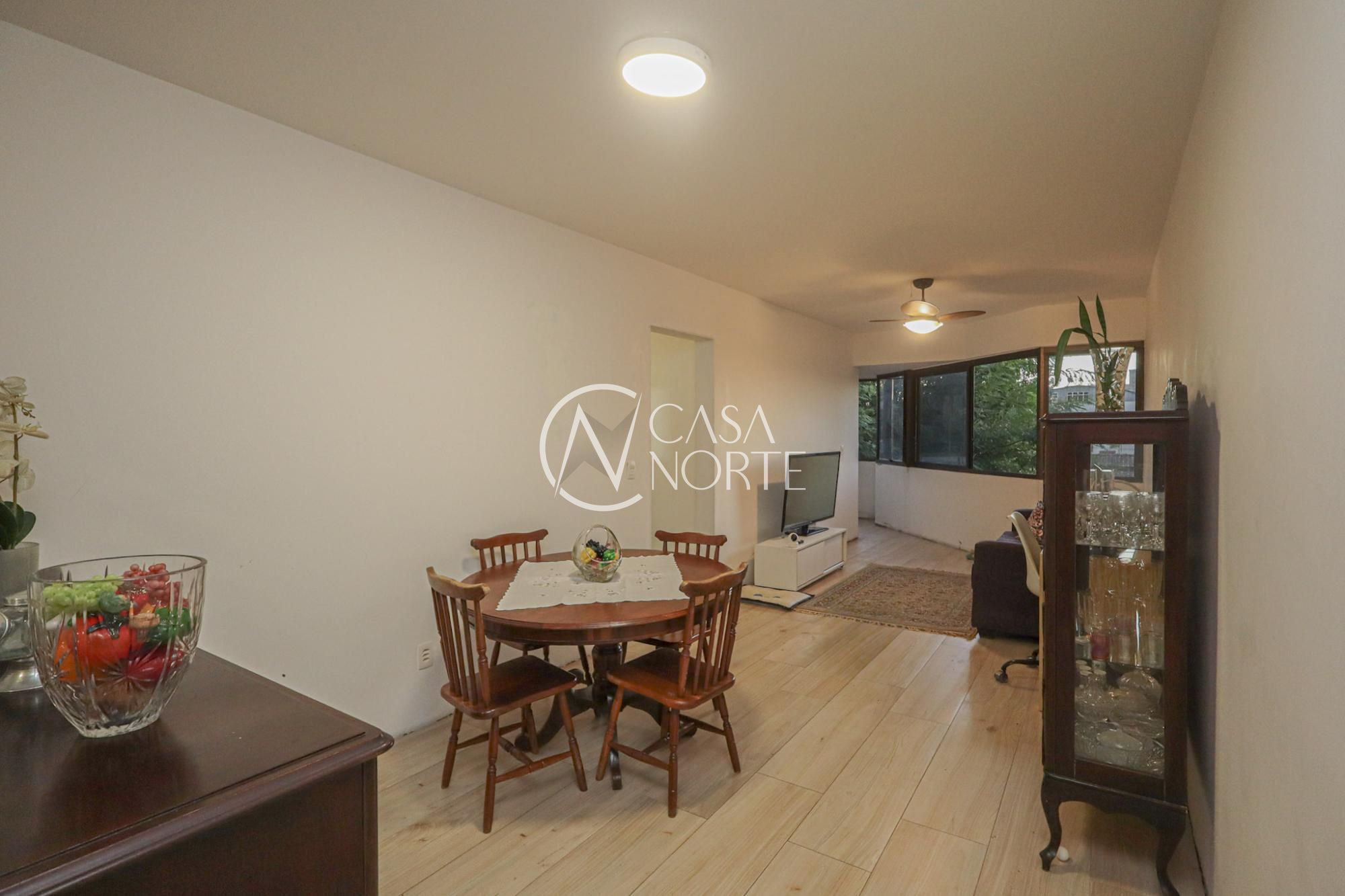 Apartamento à venda com 3 quartos, 89m², 1 suíte, 2 vagas, Rua Umbú no bairro Passo da Areia em Porto Alegre