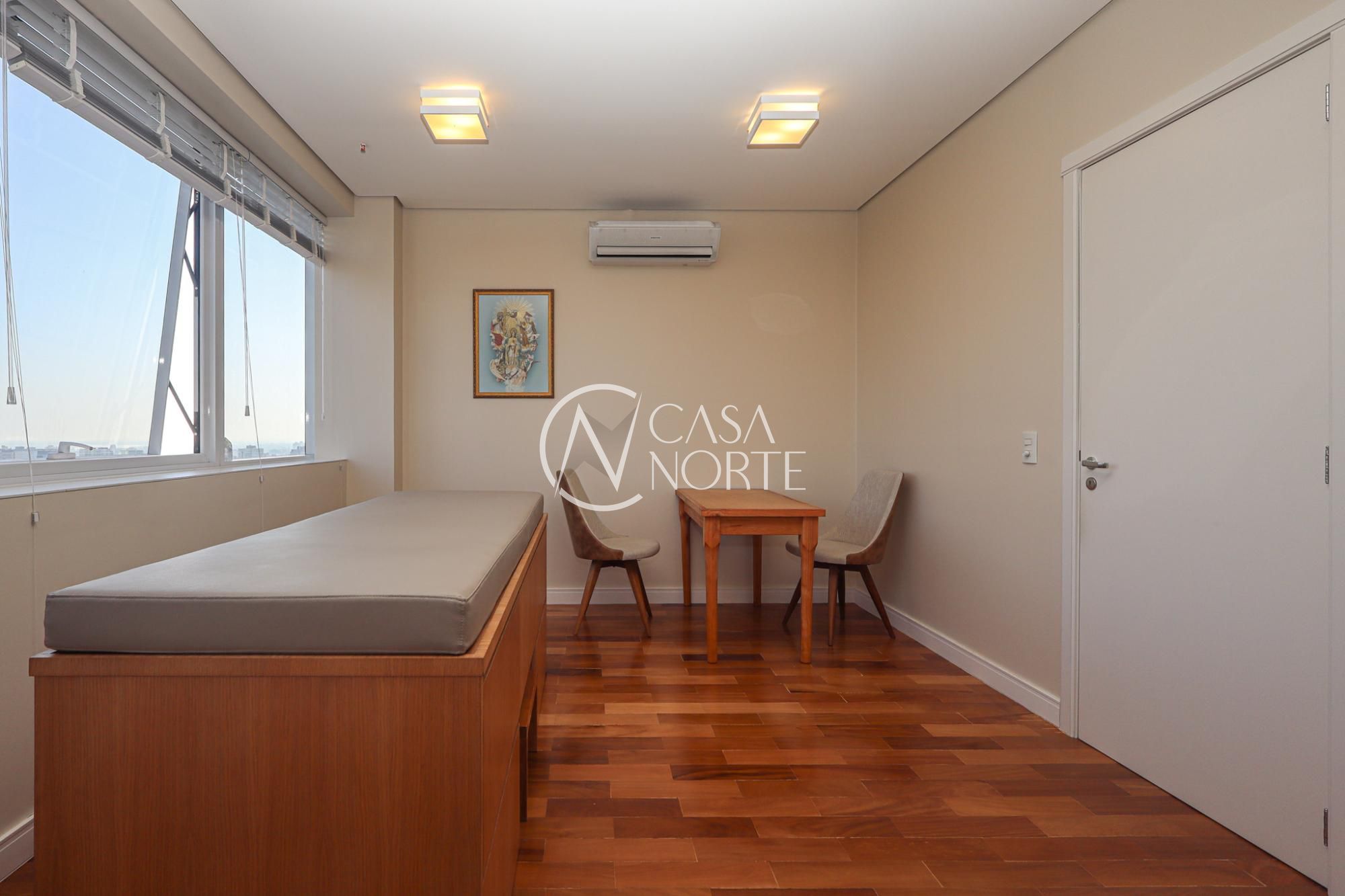 Sala Comercial à venda com 1 quarto, 33m², 1 vaga, Rua Anita Garibaldi no bairro Mont Serrat em Porto Alegre
