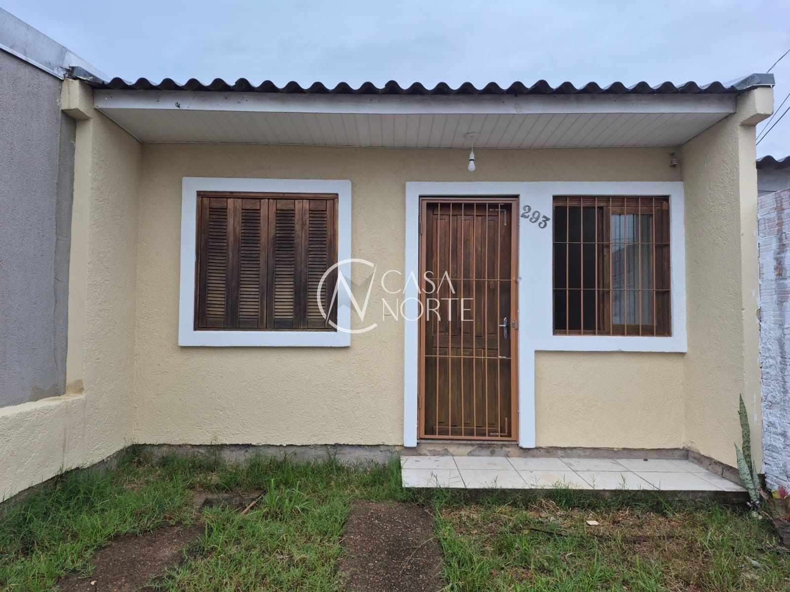 Casa à venda com 2 quartos, 42m², 1 vaga, Rua Carlos Wilson Schröder no bairro Hípica em Porto Alegre