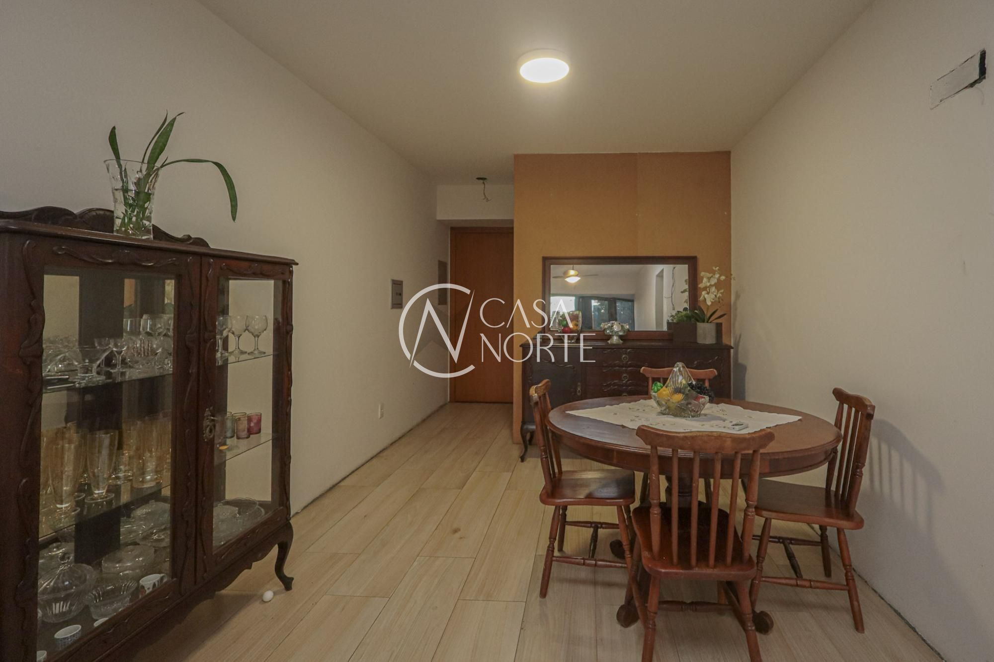 Apartamento à venda com 3 quartos, 89m², 1 suíte, 2 vagas, Rua Umbú no bairro Passo da Areia em Porto Alegre