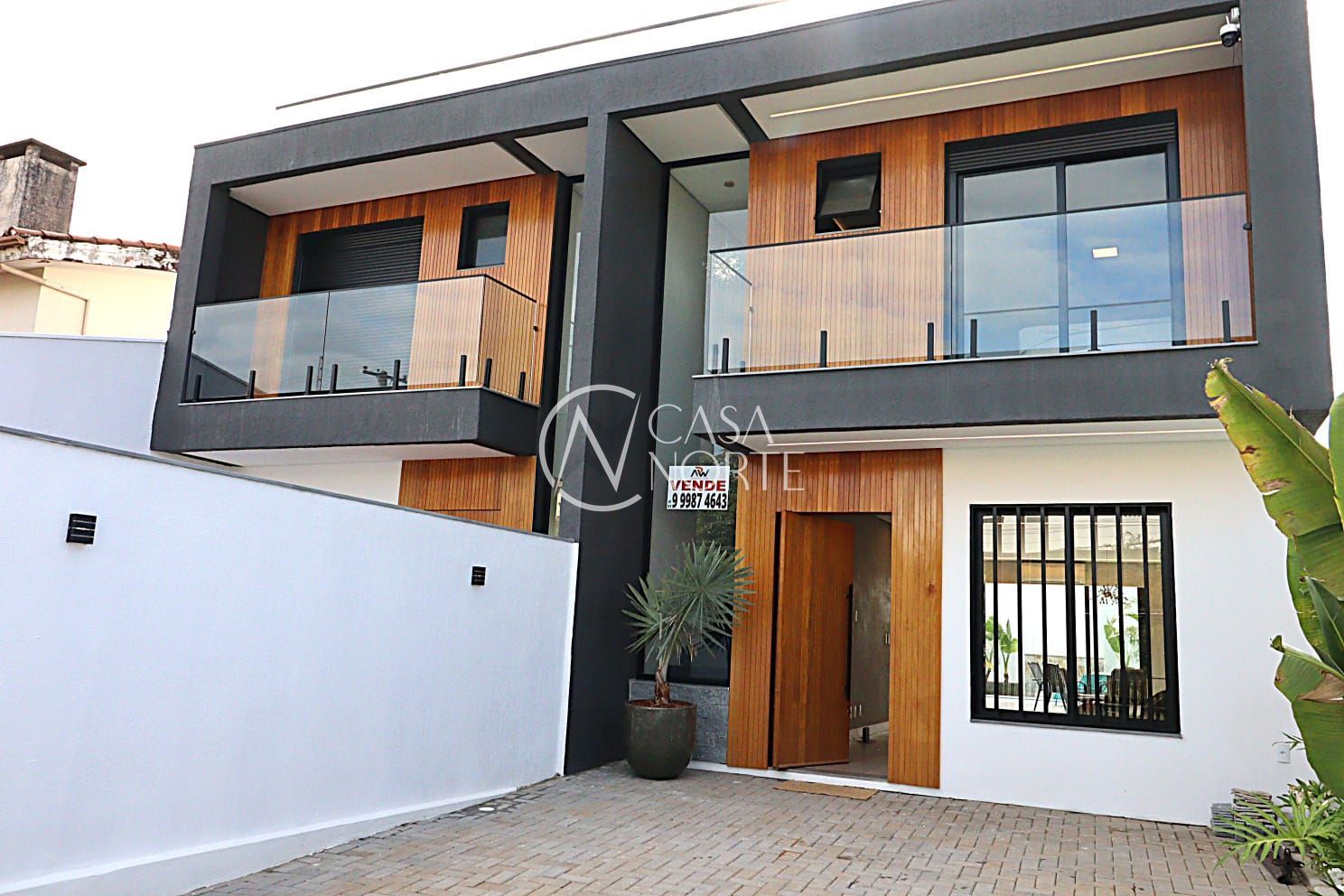 Casa à venda com 3 quartos, 132m², 1 suíte, 2 vagas, Avenida Assis Chateaubriand no bairro São Sebastião em Porto Alegre