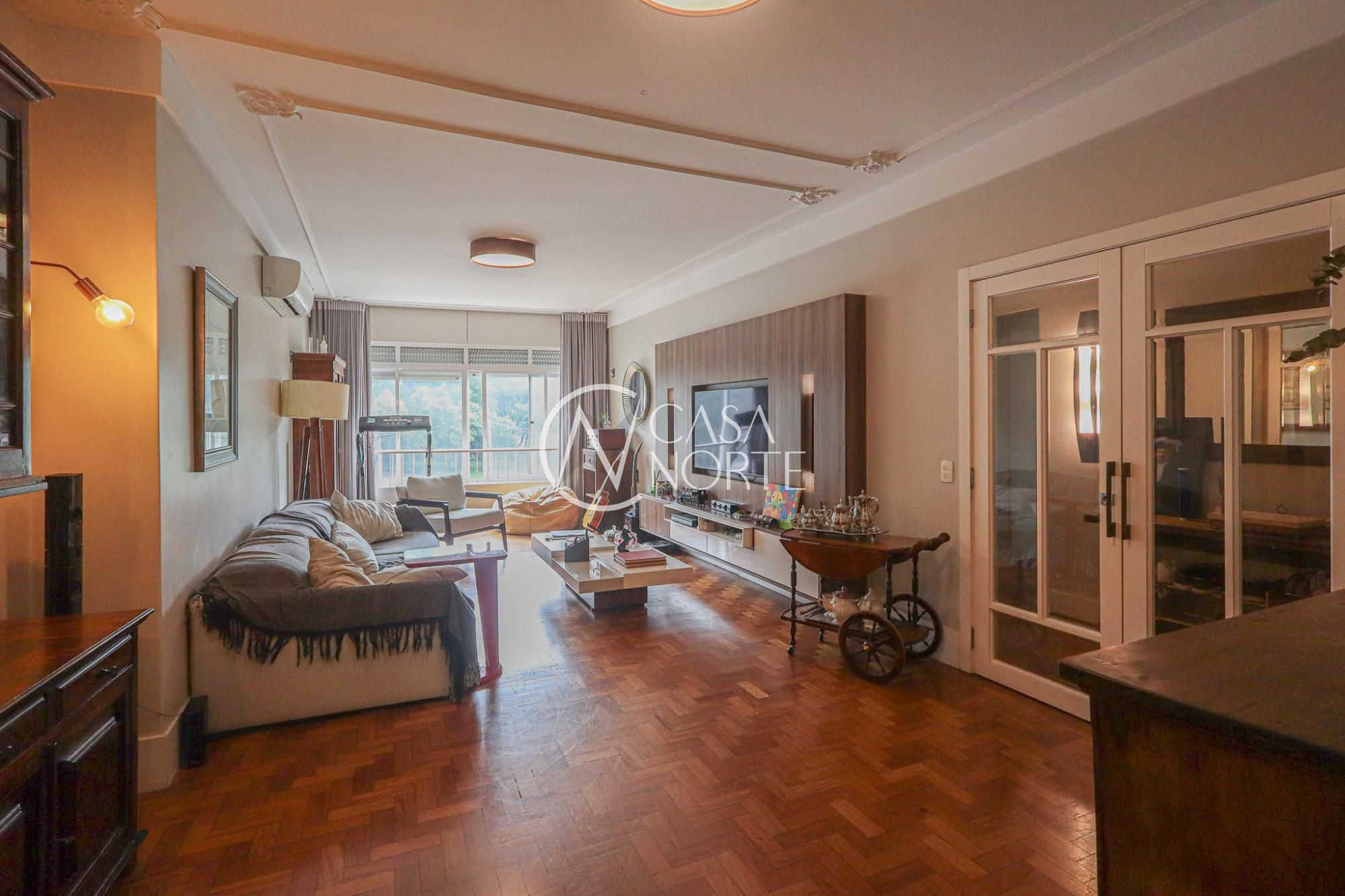 Apartamento Garden à venda com 3 quartos, 131m², 1 vaga, Rua da República no bairro Cidade Baixa em Porto Alegre