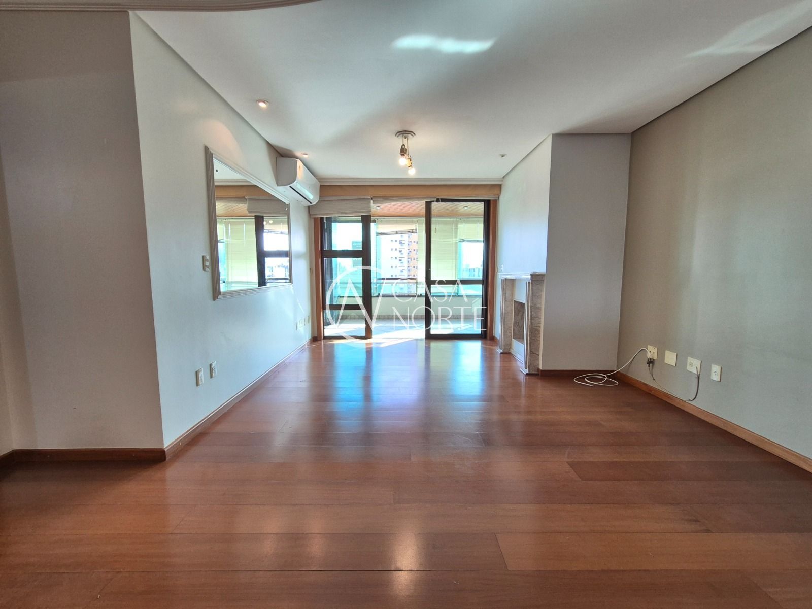 Apartamento à venda com 3 quartos, 112m², 1 suíte, 2 vagas, Rua Visconde do Herval no bairro Menino Deus em Porto Alegre
